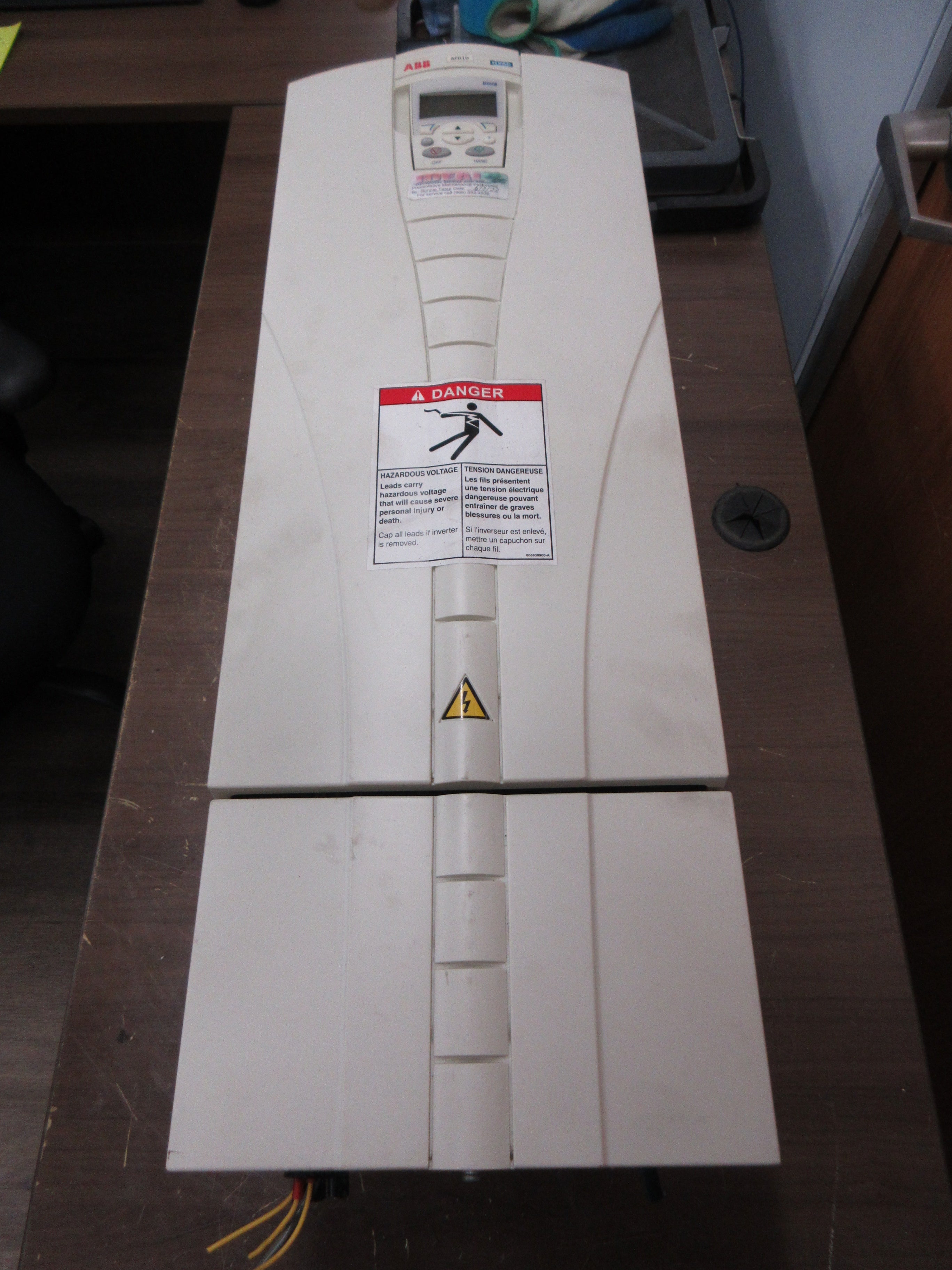 ABB ACH550 AC Drive ACH550-UH-096A-4 75HP 3Ph w/ Keypad Used