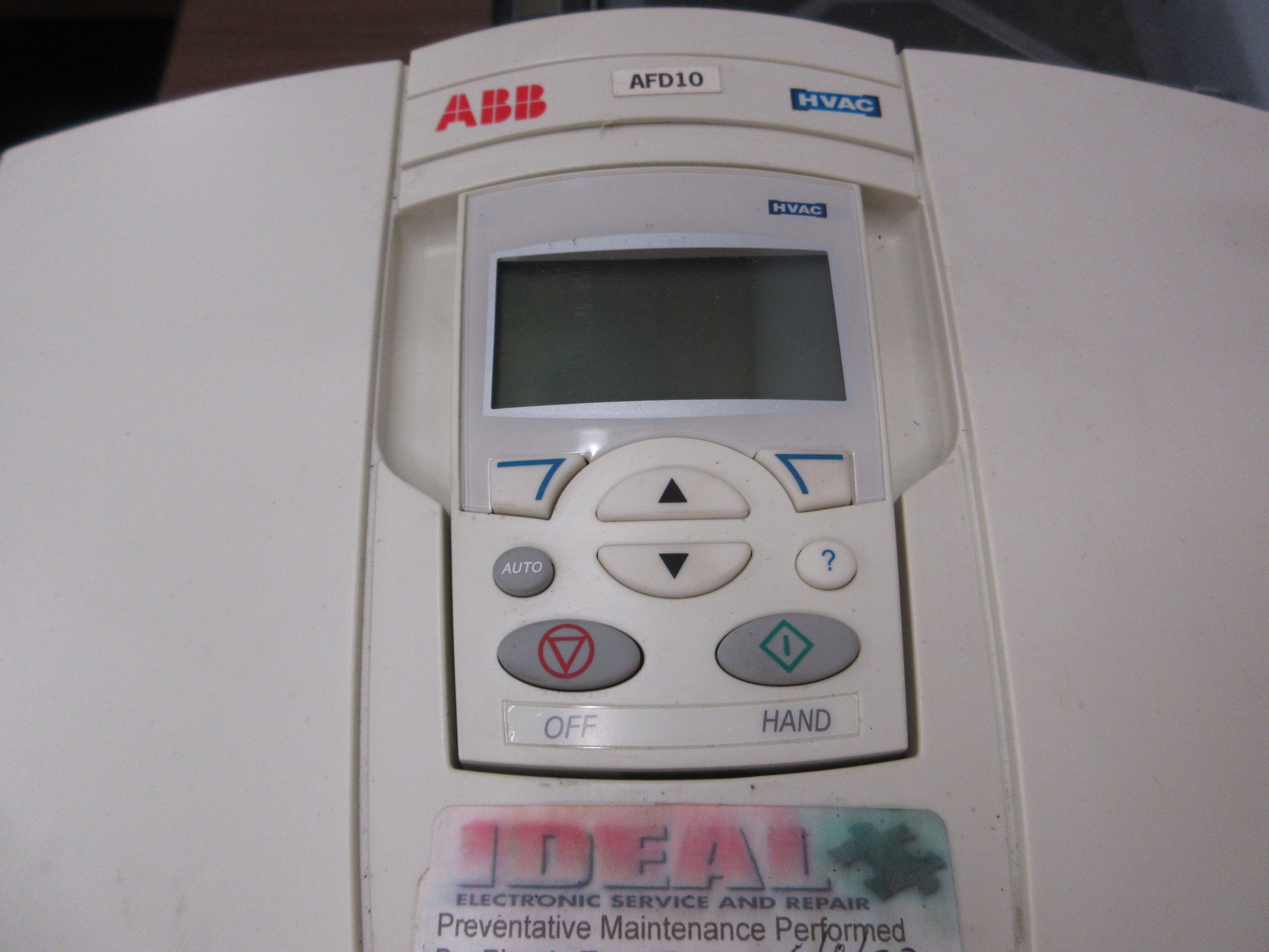 ABB ACH550 AC Drive ACH550-UH-096A-4 75HP 3Ph w/ Keypad Used
