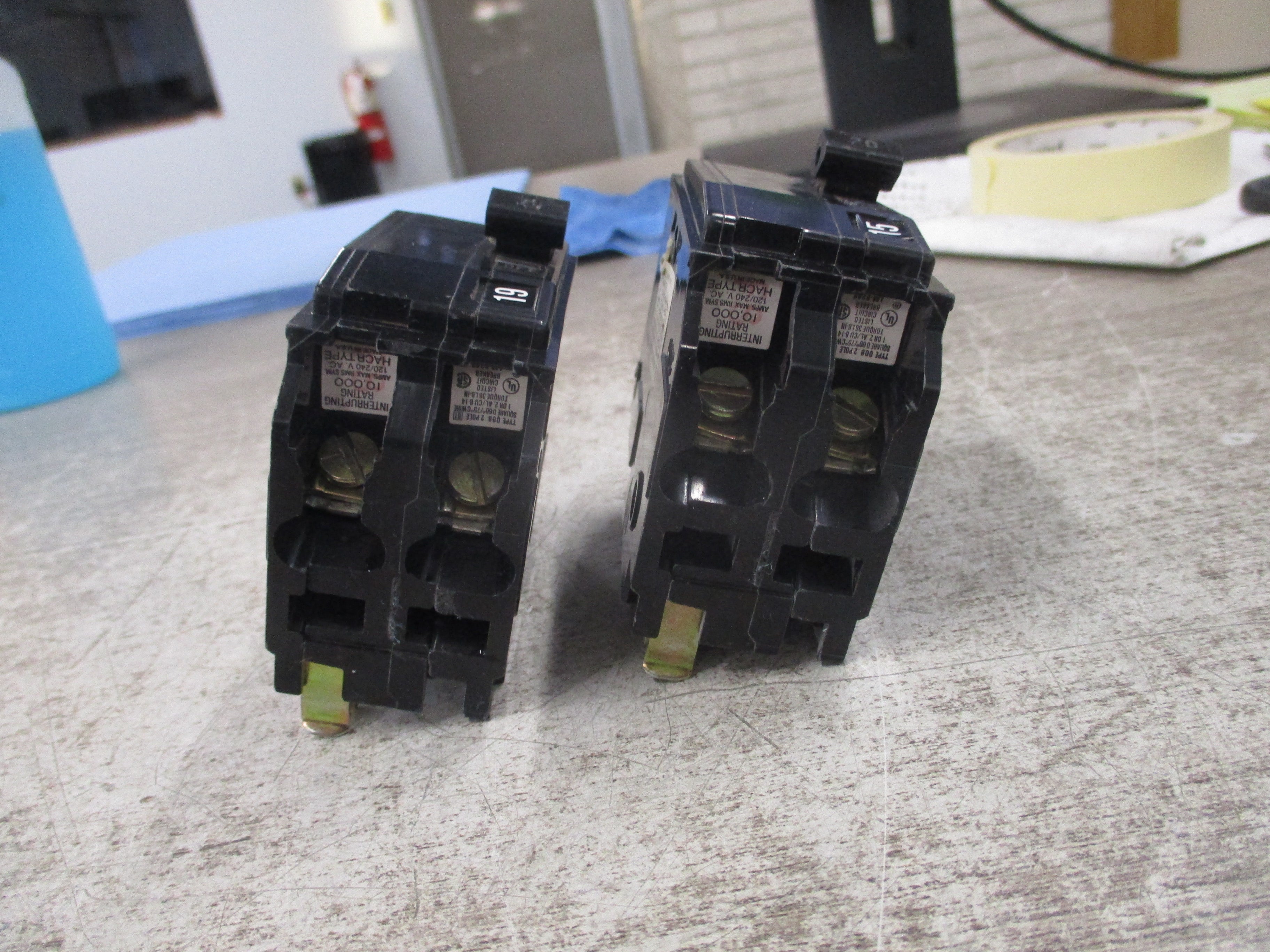 Square D Circuit Breaker QOB220 20A 120/240V 2P *Lot of 2* Used