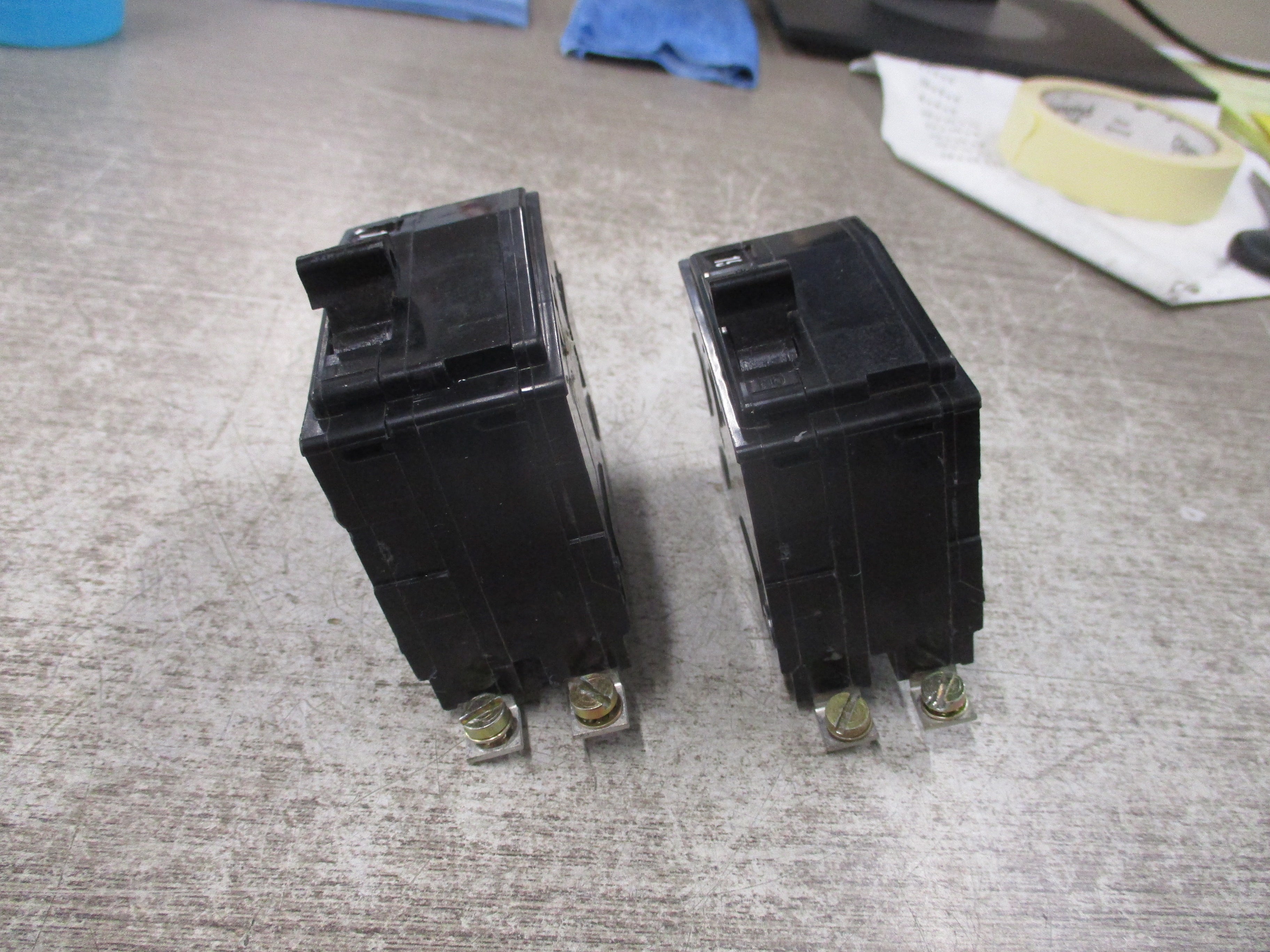 Square D Circuit Breaker QOB220 20A 120/240V 2P *Lot of 2* Used