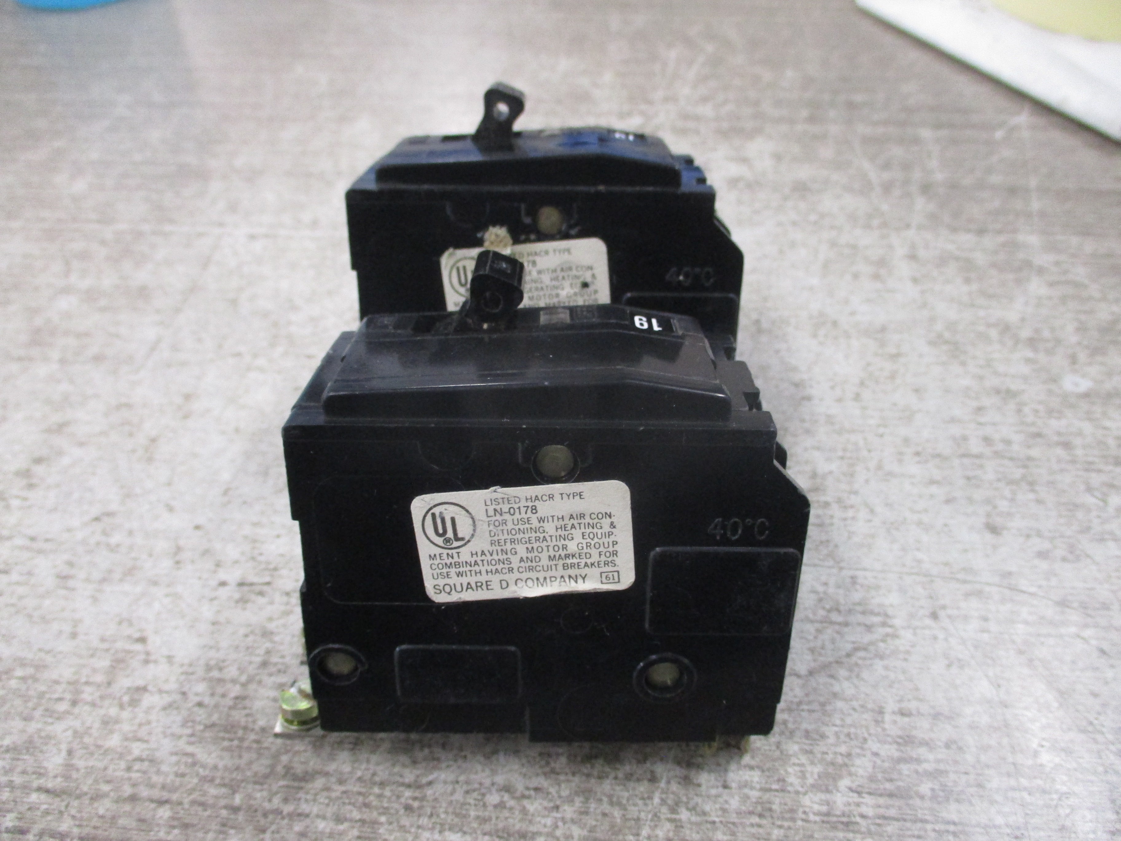 Square D Circuit Breaker QOB220 20A 120/240V 2P *Lot of 2* Used