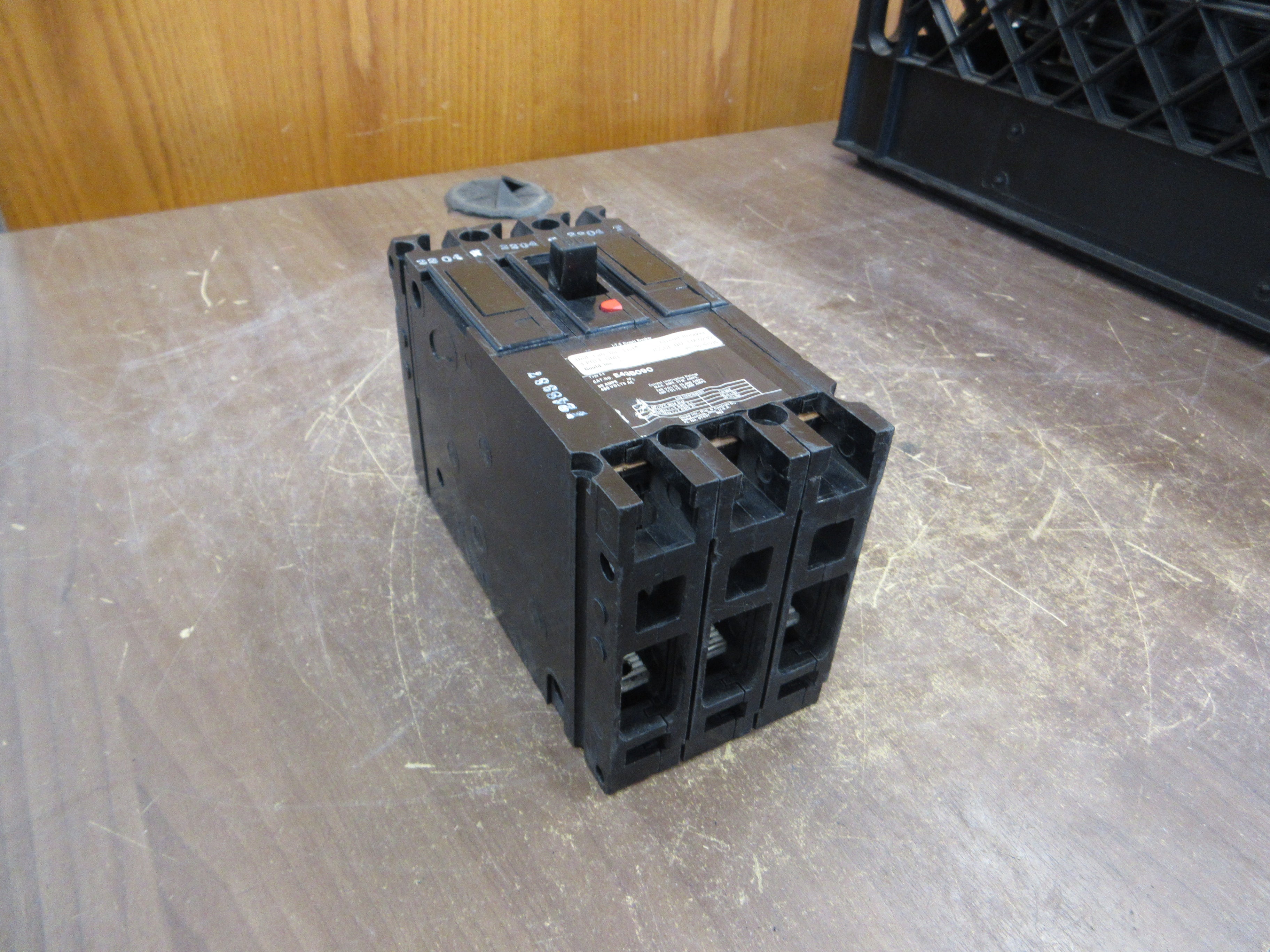 Gould ITE Circuit Breaker E43B090 90A 480V 3P Used