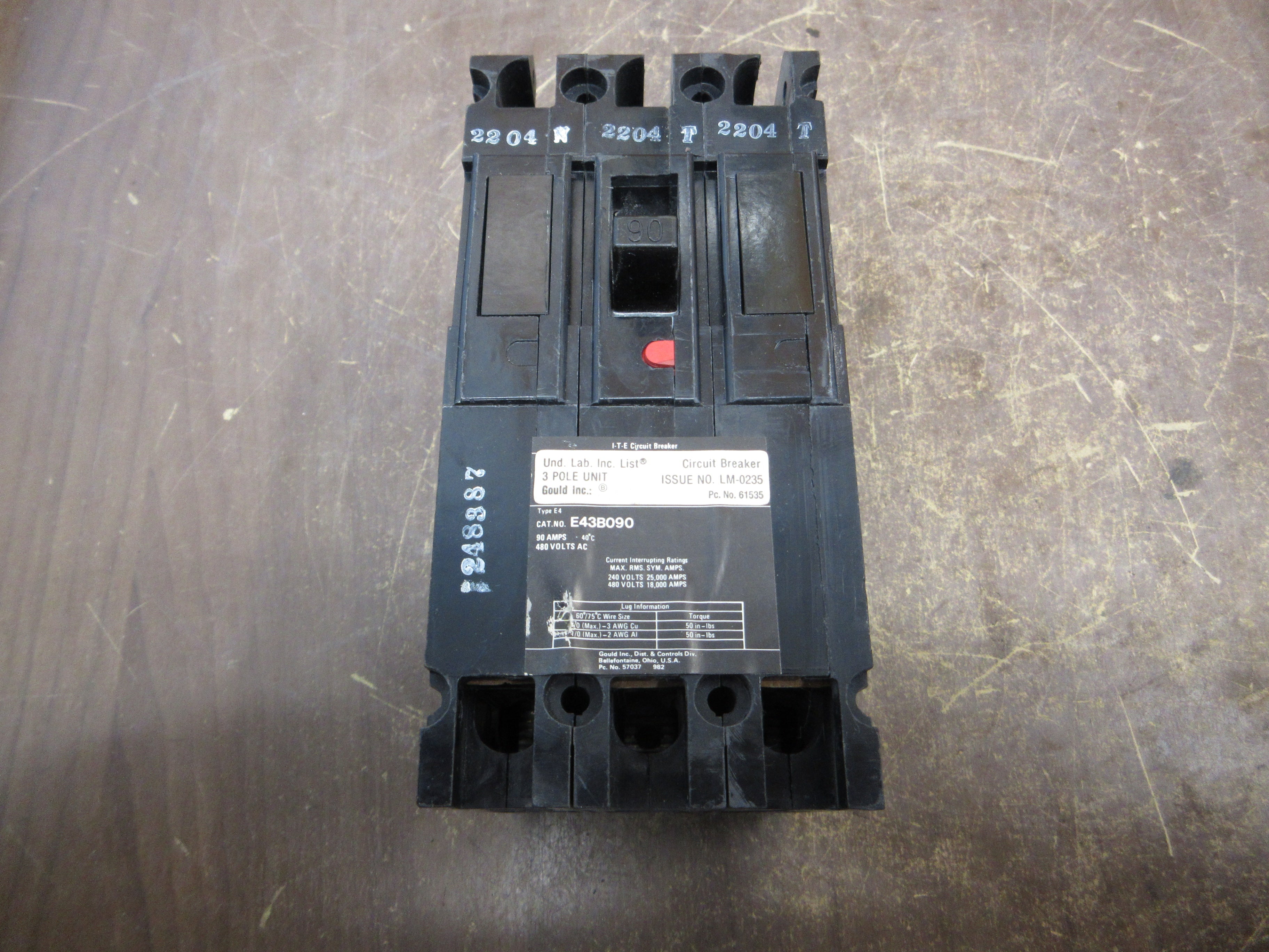 Gould ITE Circuit Breaker E43B090 90A 480V 3P Used