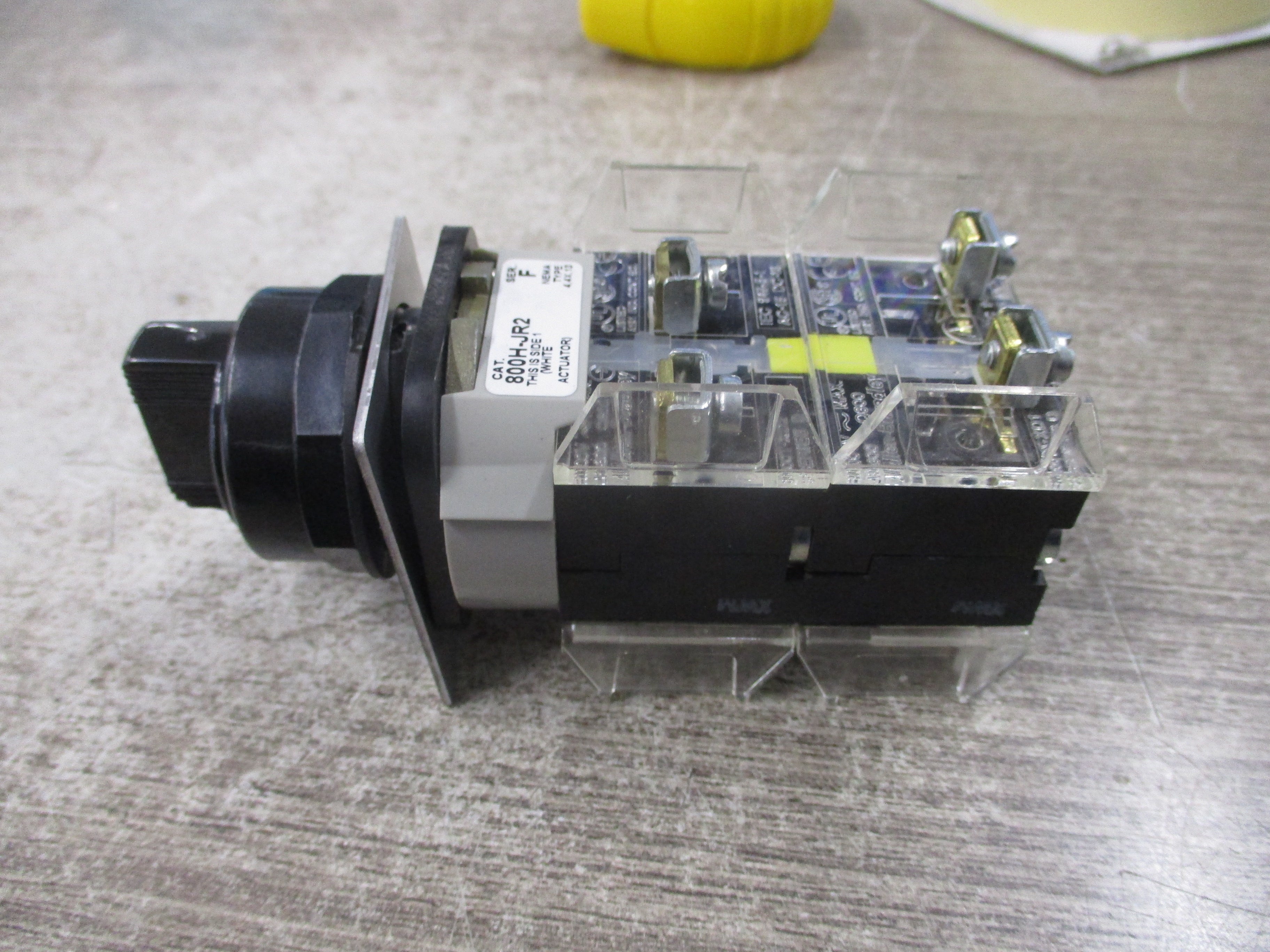 Allen-Bradley Selector Switch 800H-JR2 Ser. F Type 4,4X,13 Normal/Off/Test Used