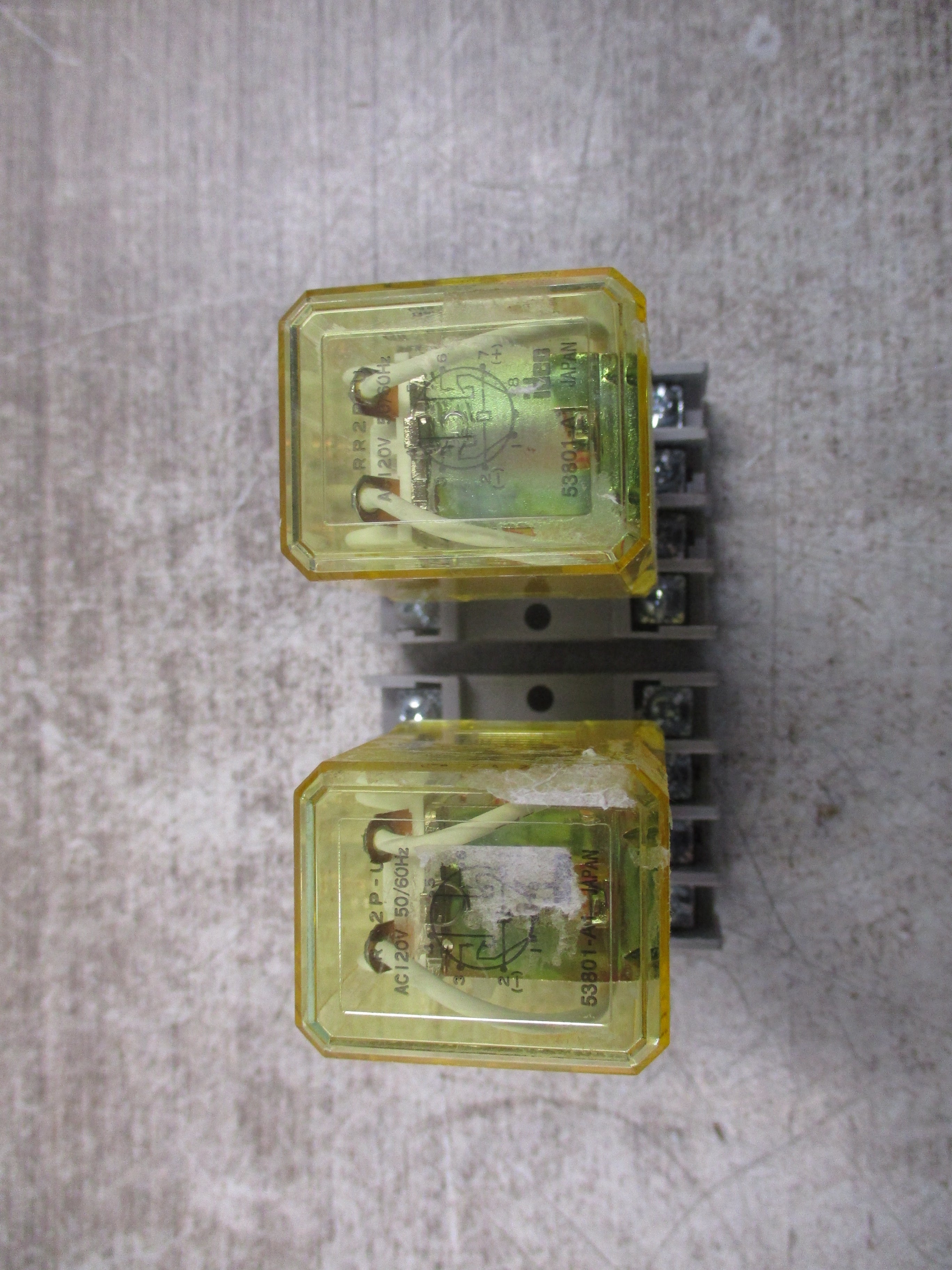 Idec Relay PR2P-U 120VAC W/Base *Lot of 2* Used