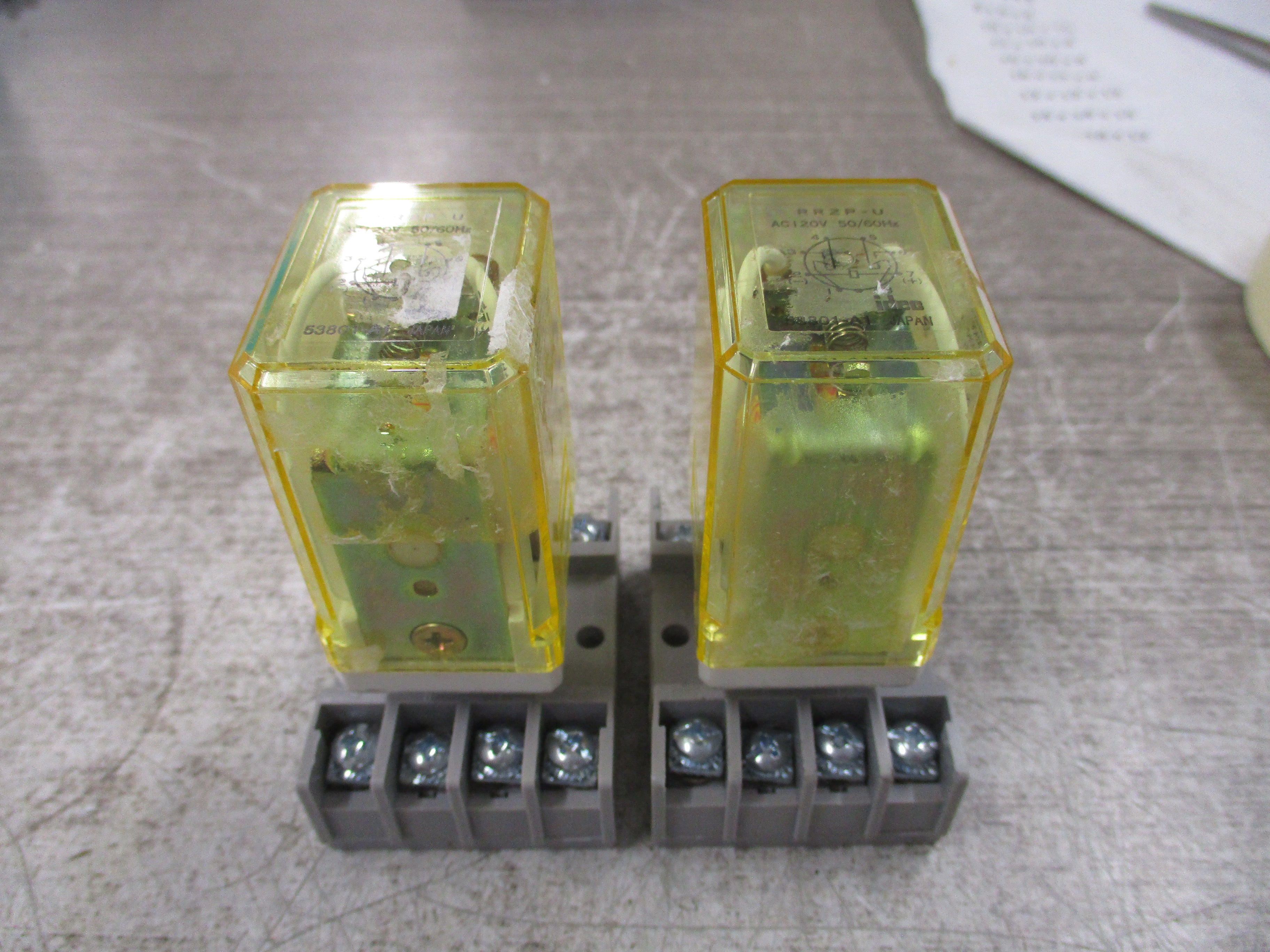 Idec Relay PR2P-U 120VAC W/Base *Lot of 2* Used