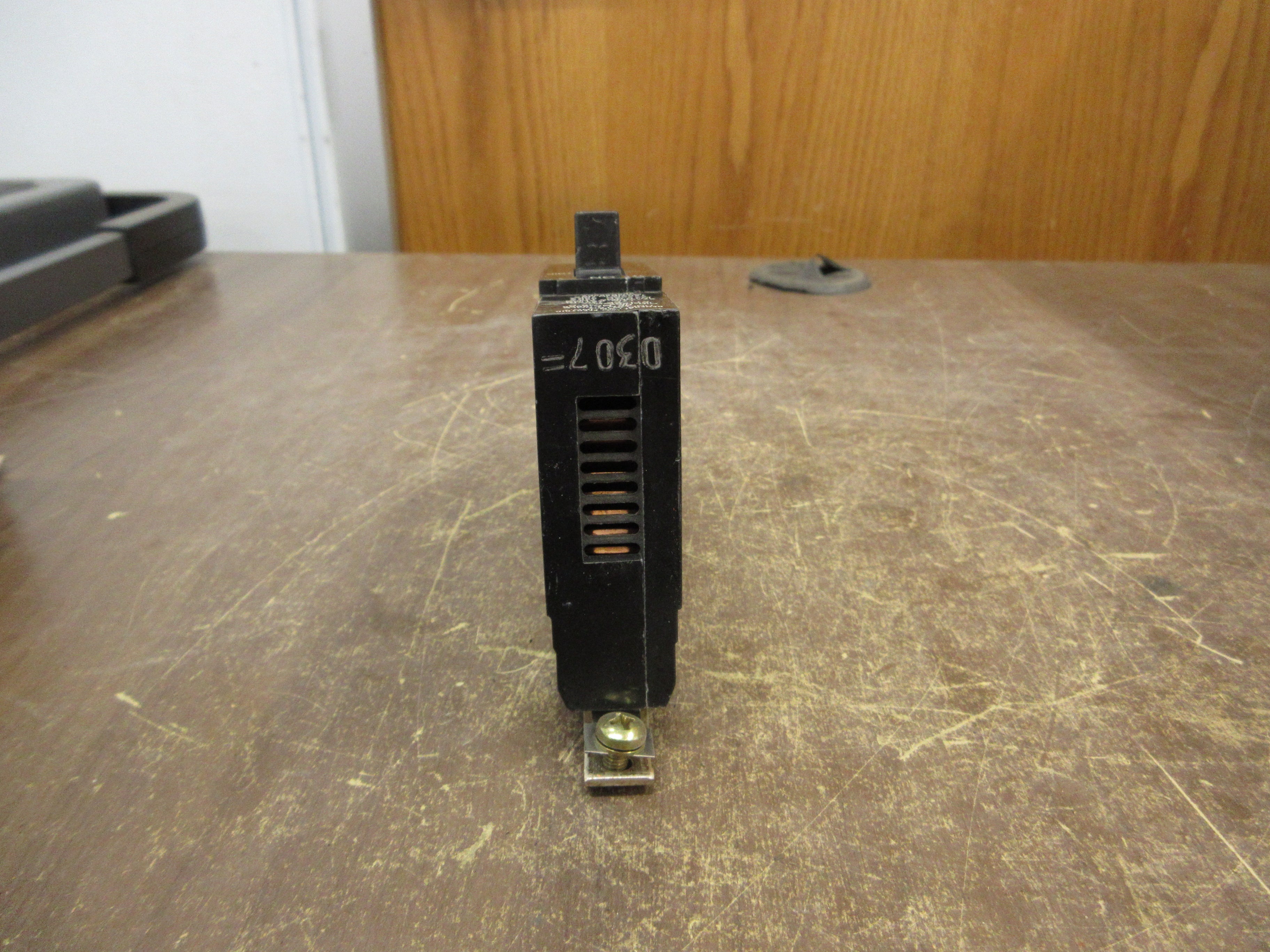 GE Bolt-On Circuit Breaker TEY120 20A 277V 1P *Lot of 4* Used