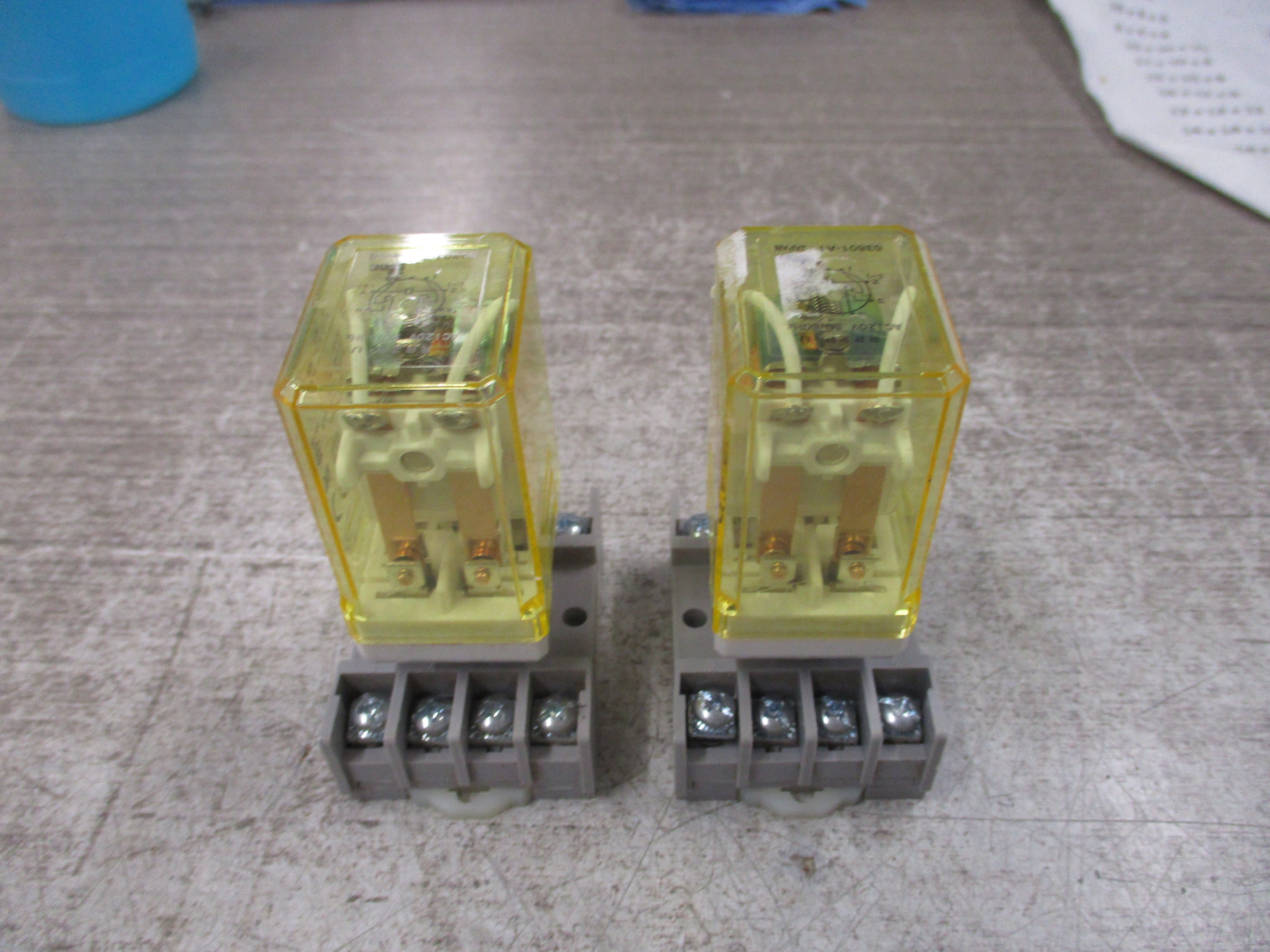 Idec Relay PR2P-U 120VAC W/Base *Lot of 2* Used