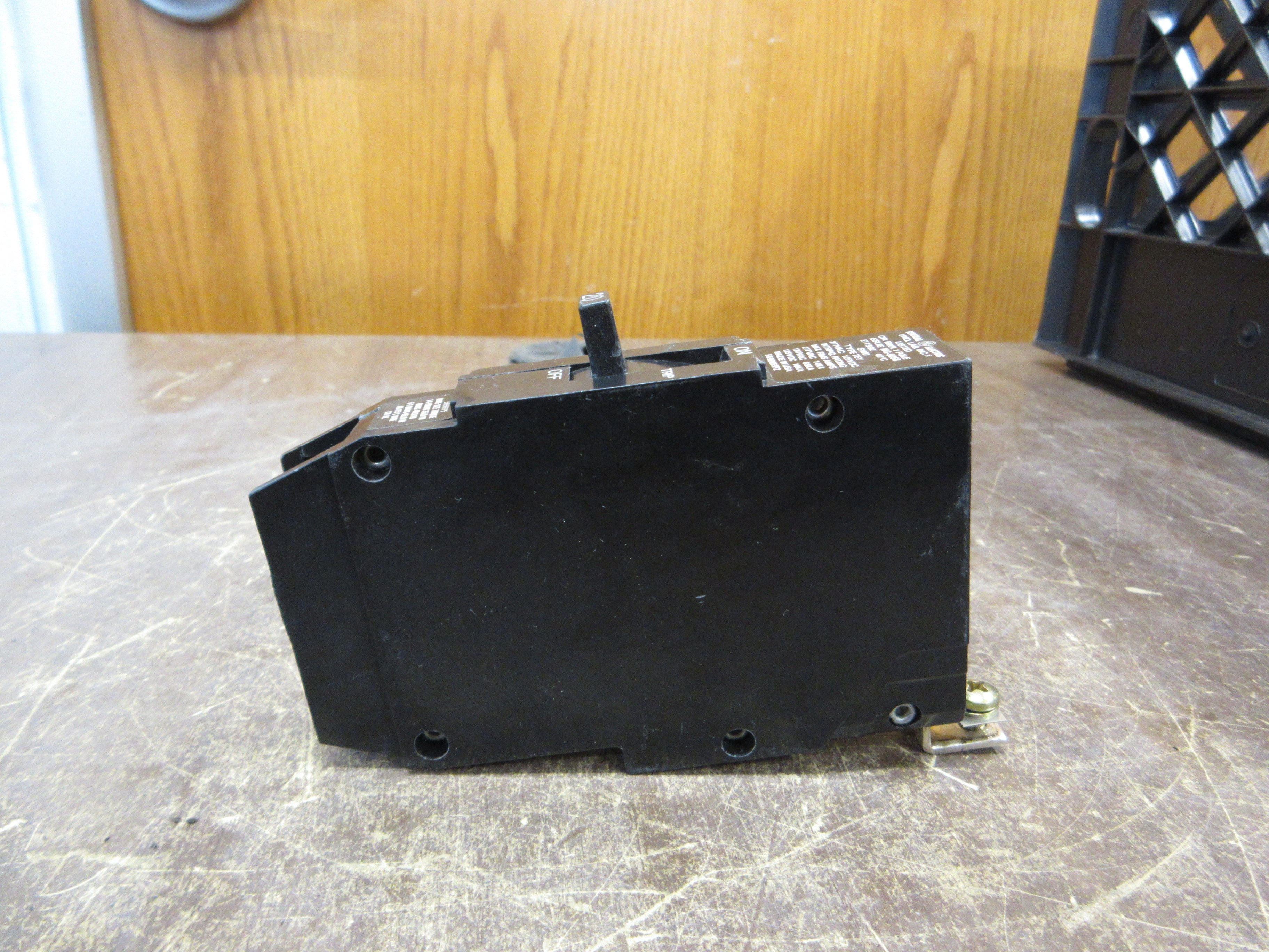 GE Bolt-On Circuit Breaker TEY120 20A 277V 1P *Lot of 4* Used