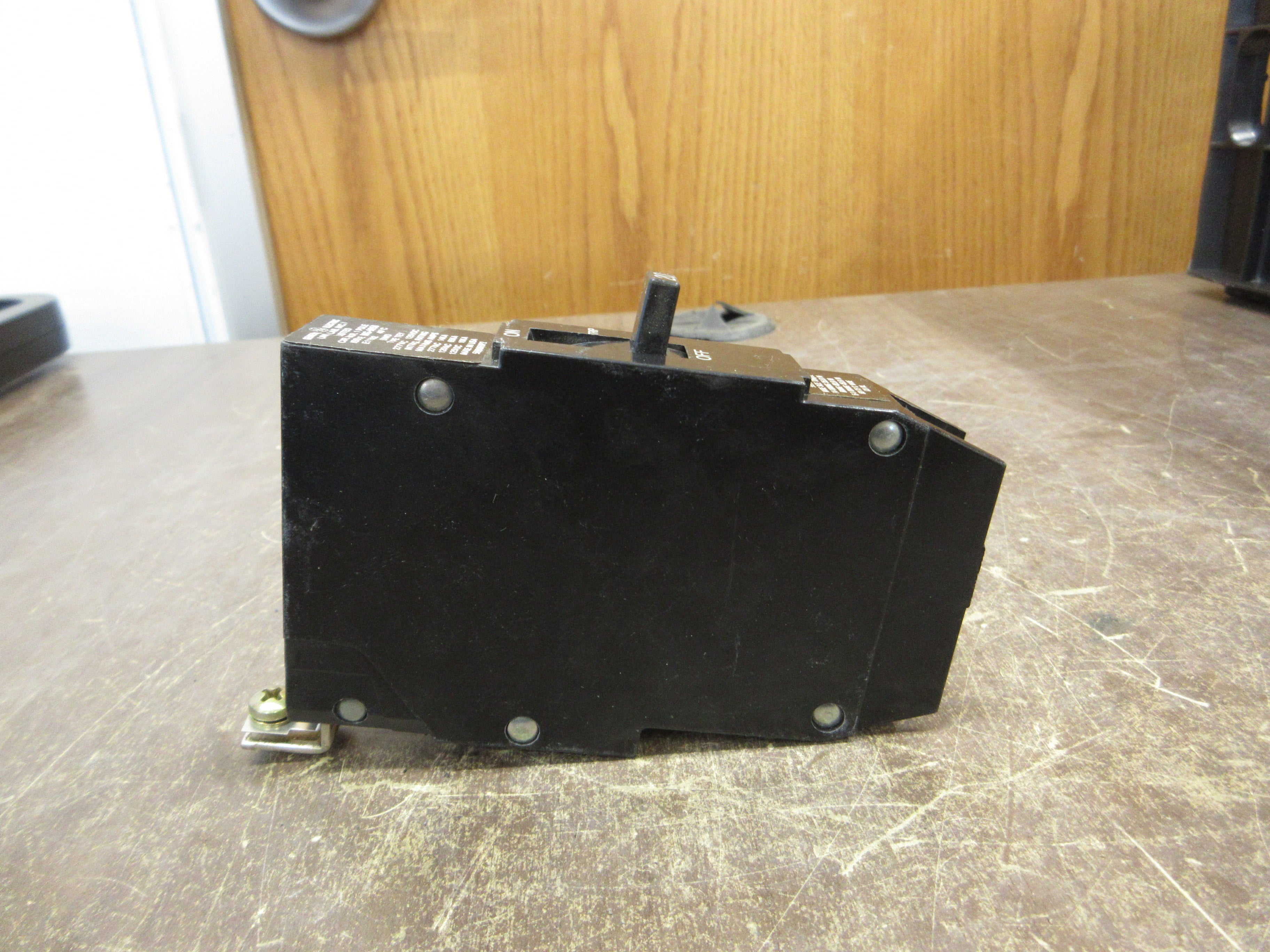 GE Bolt-On Circuit Breaker TEY120 20A 277V 1P *Lot of 4* Used