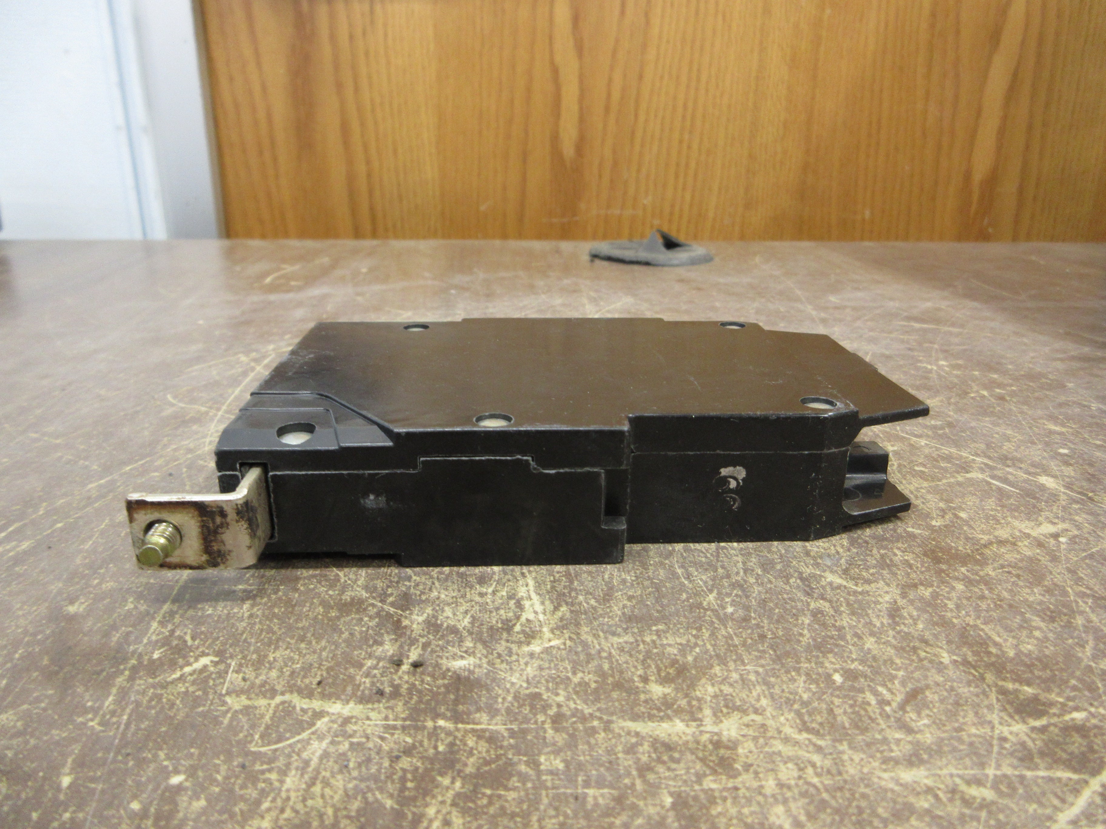 GE Bolt-On Circuit Breaker TEY120 20A 277V 1P *Lot of 4* Used