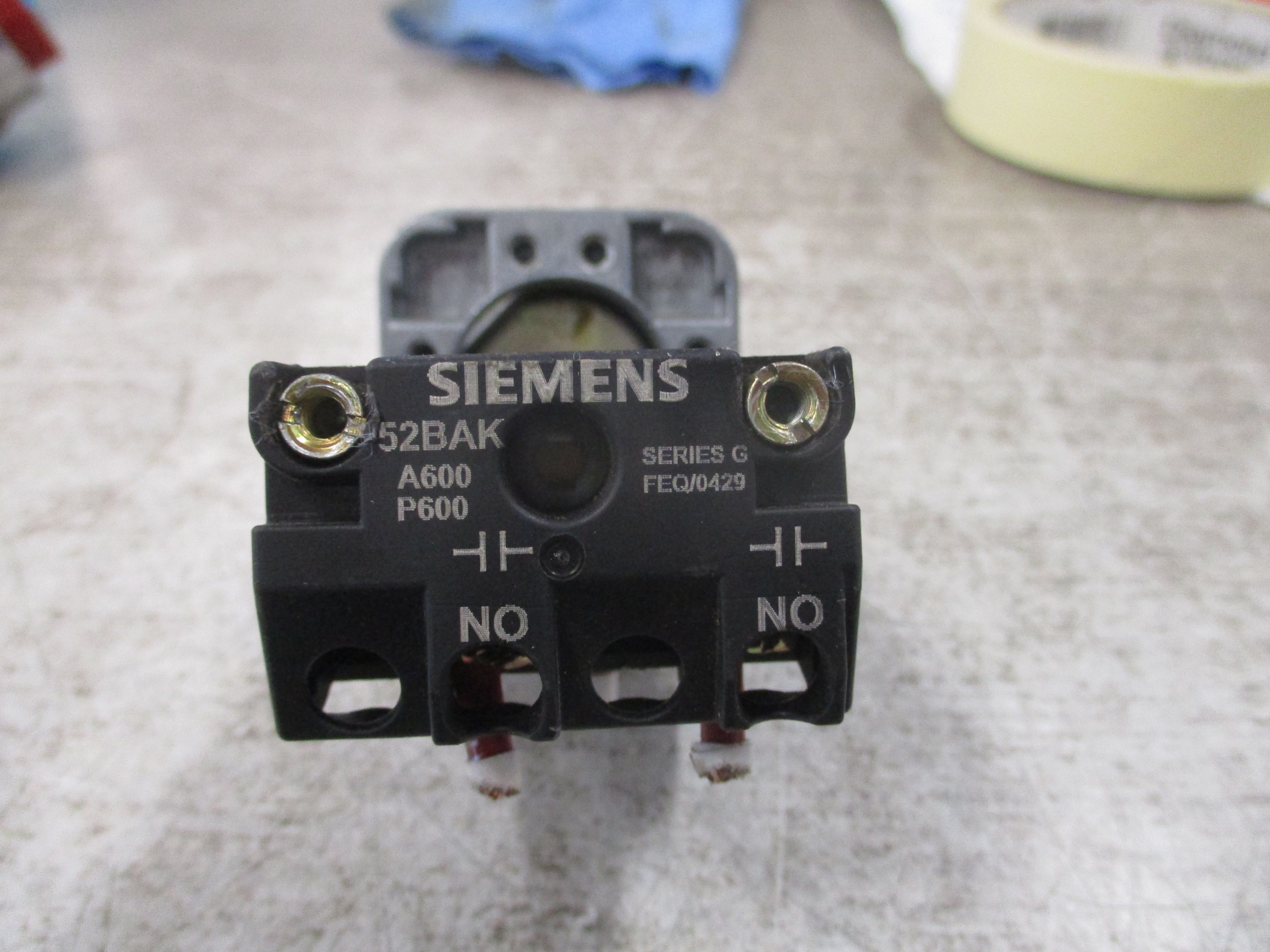 Siemens Pushbutton 52PA8B2 Red Used
