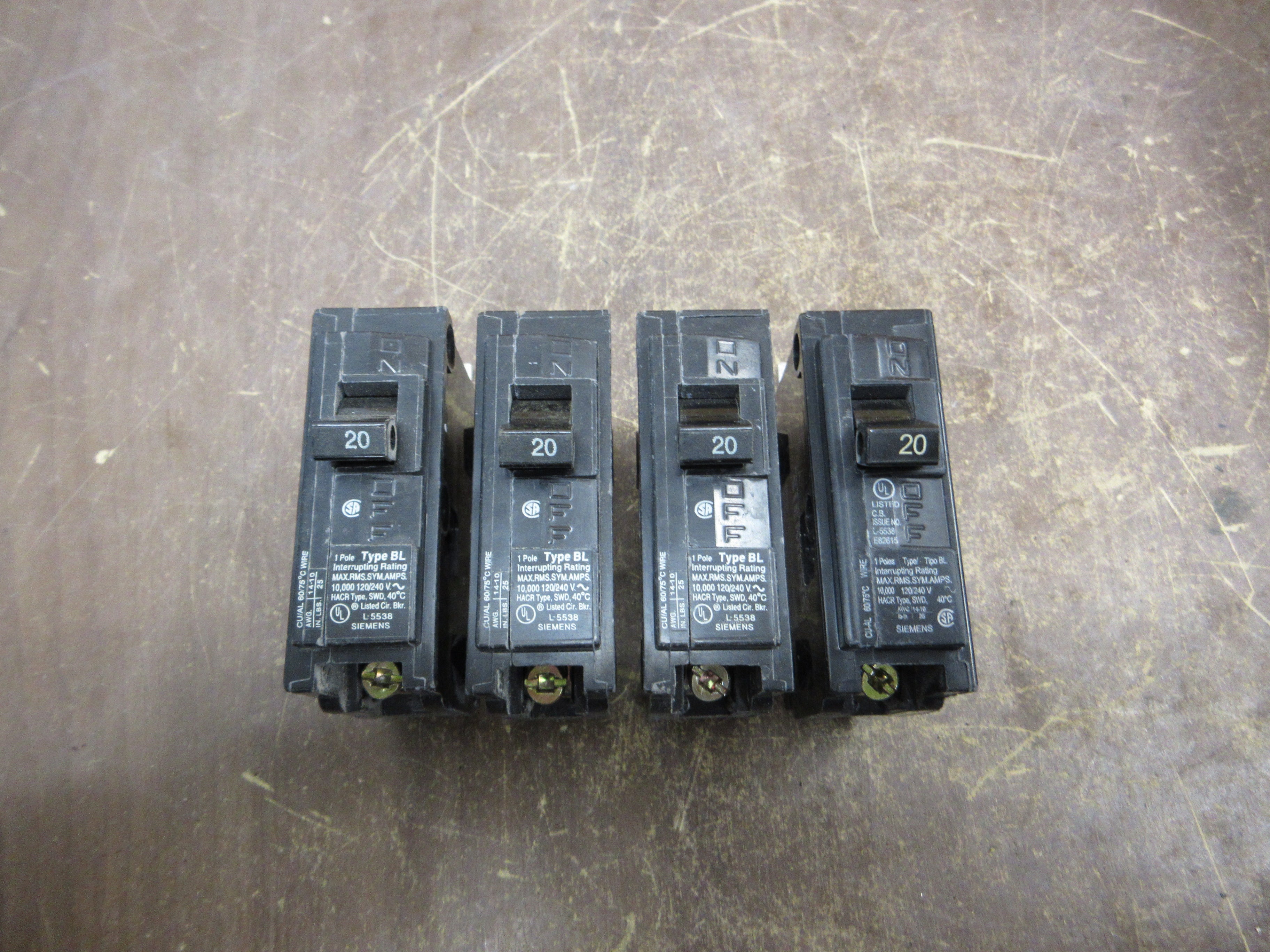 Siemens Type BL Circuit Breaker B120 120/240V 20A 1P *Lot of 4* Used