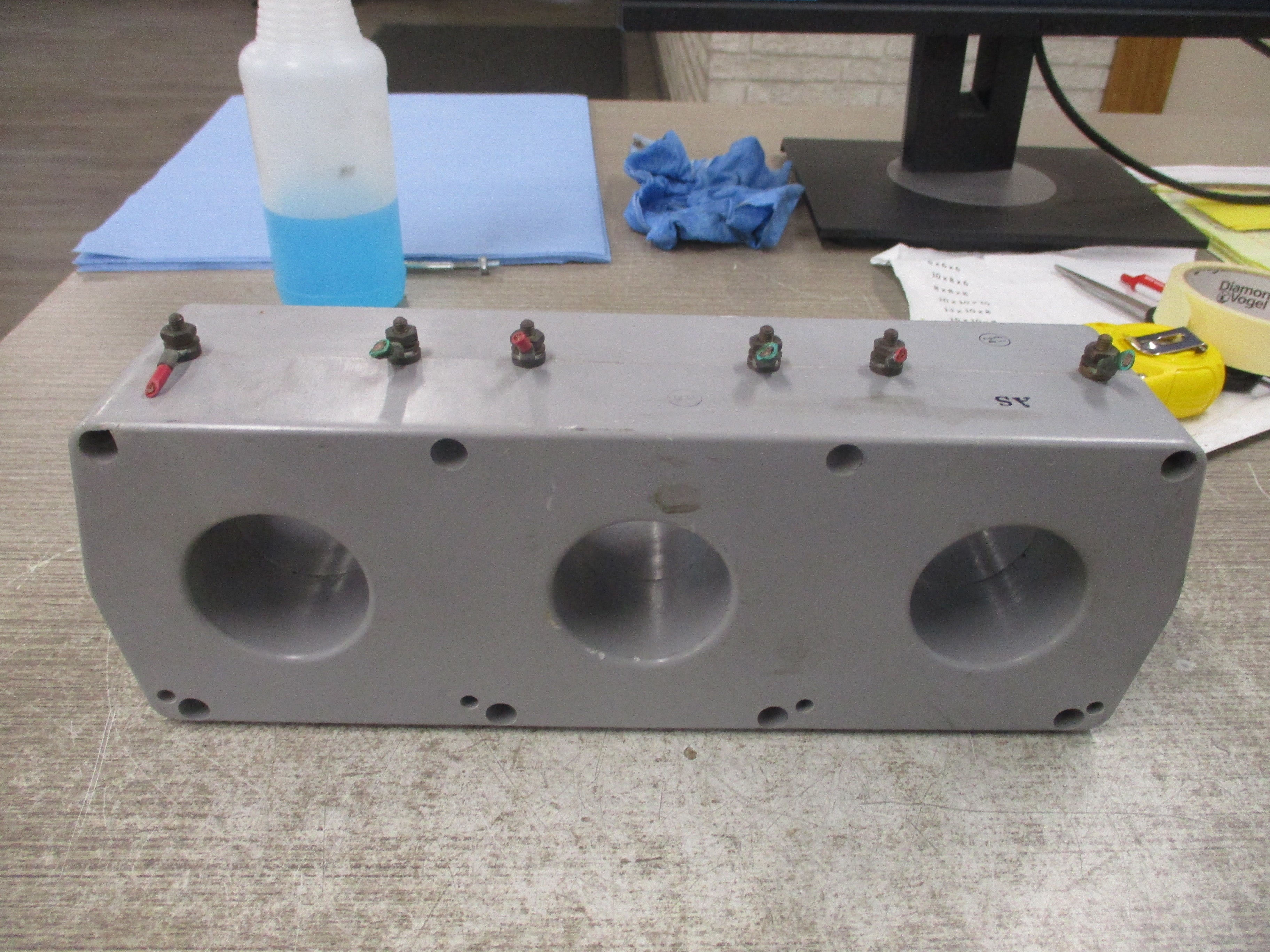 Square D Current Transformer 69-201-001 Ratio 200:5A 600V 25-400Hz Used