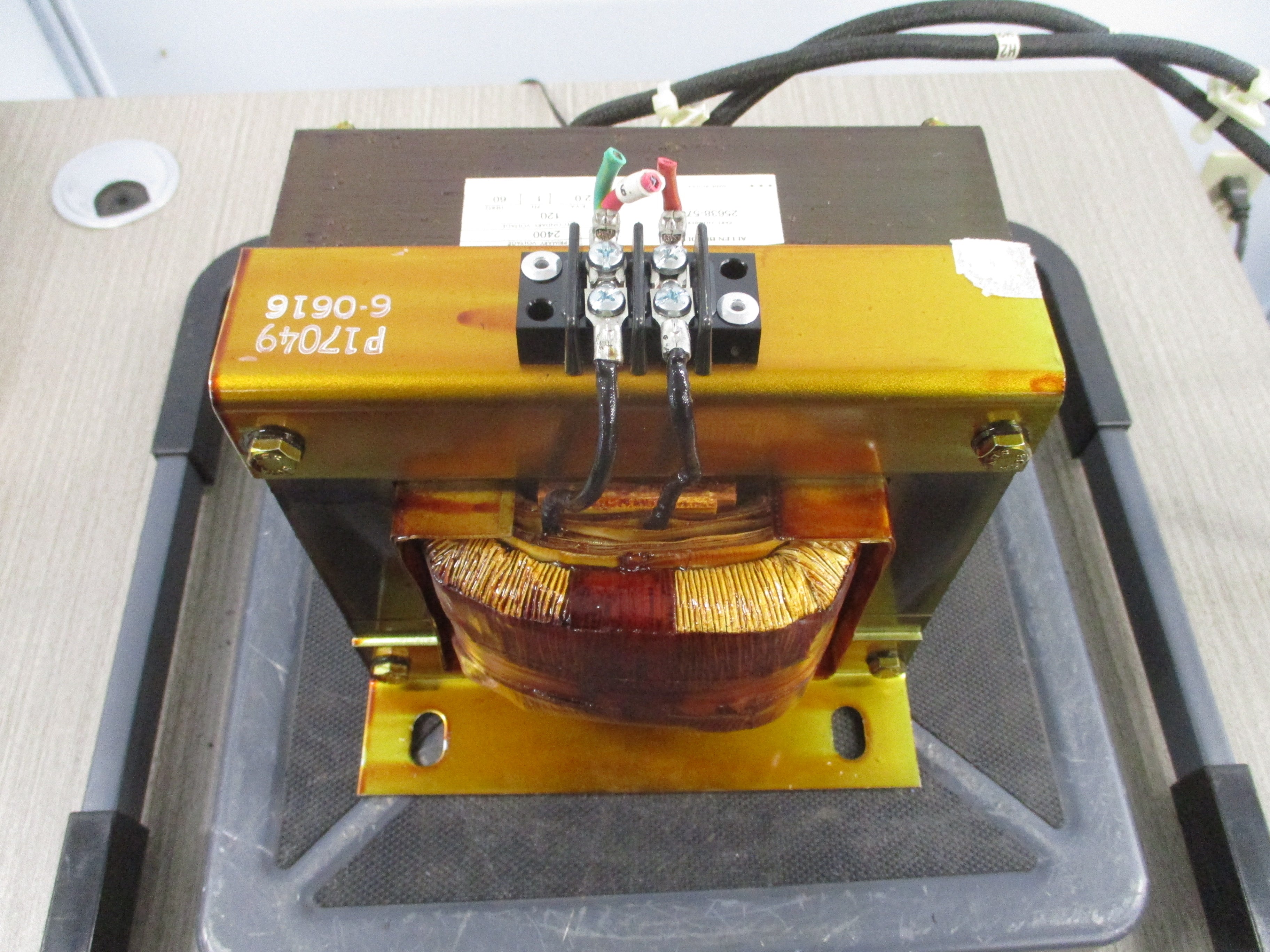 Allen-Bradley Transformer 25638-5701-01 2.0KVA Pri: 2400V Sec: 120V 1Ph 60Hz Used