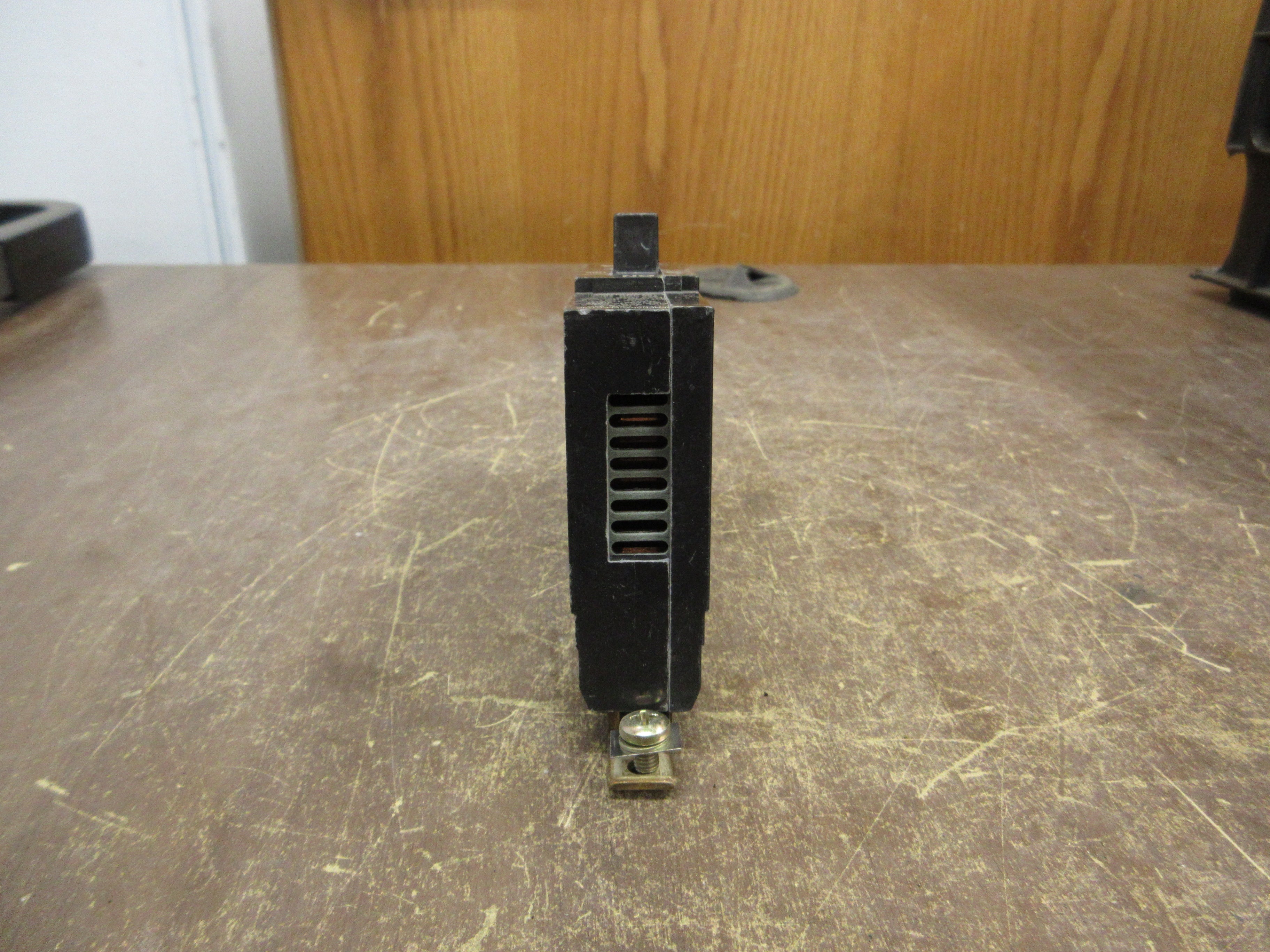 GE Circuit Breaker TEY120 20A 277V 1P *Lot of 4* Used