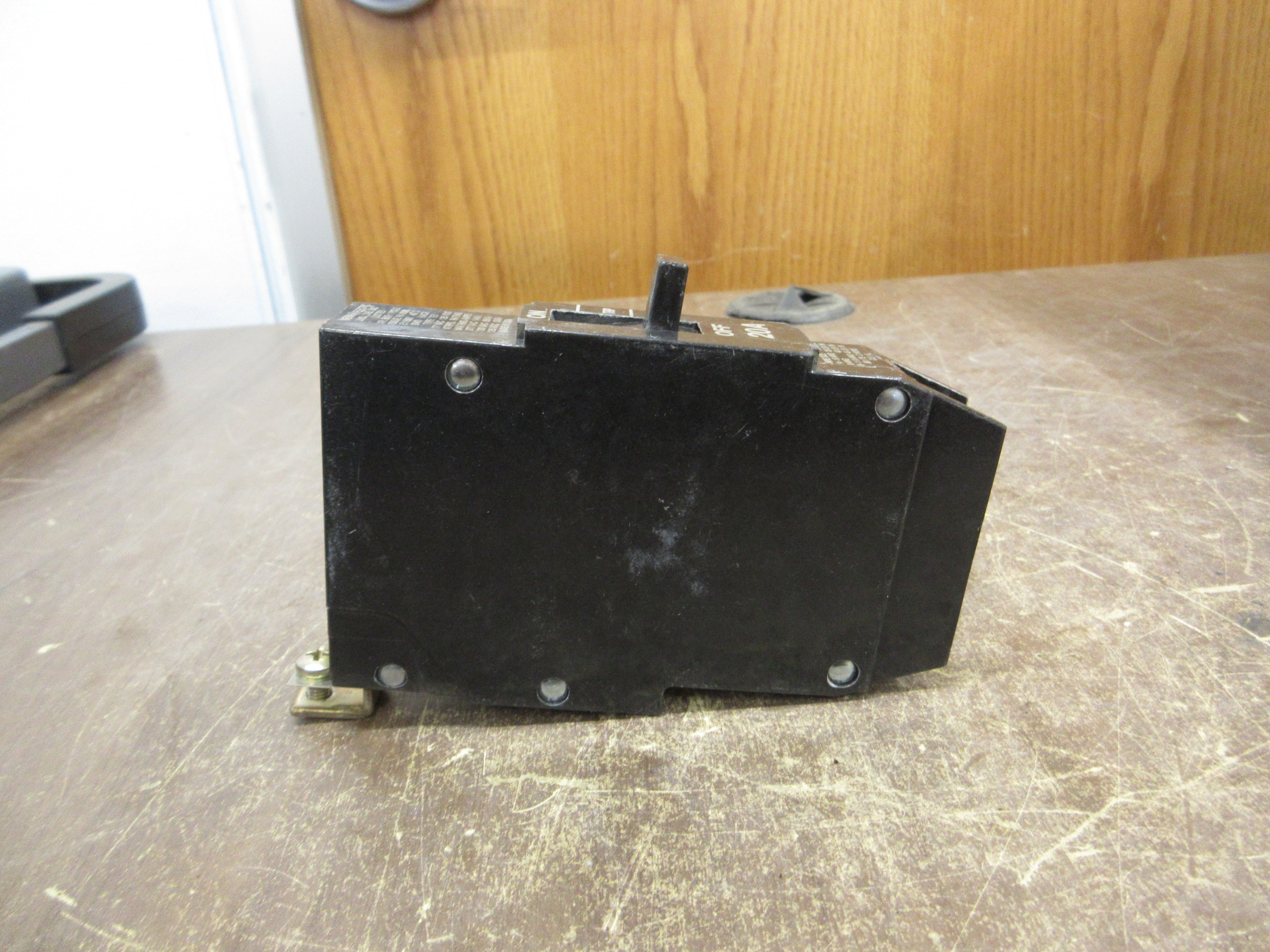 GE Circuit Breaker TEY120 20A 277V 1P *Lot of 4* Used