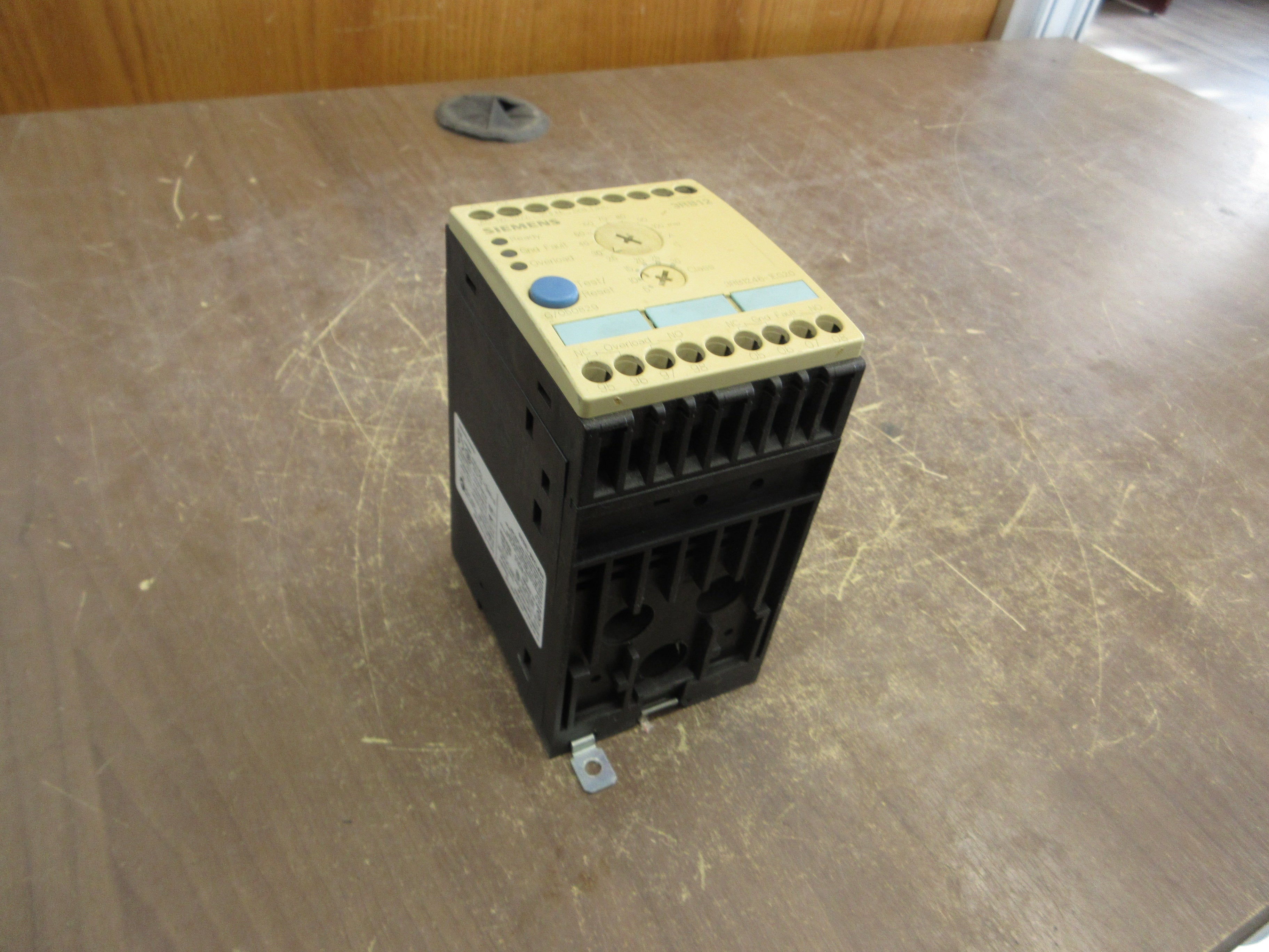 Siemens Solid State Overload 3RB1246-1EG20 Trip: 25-100A Used