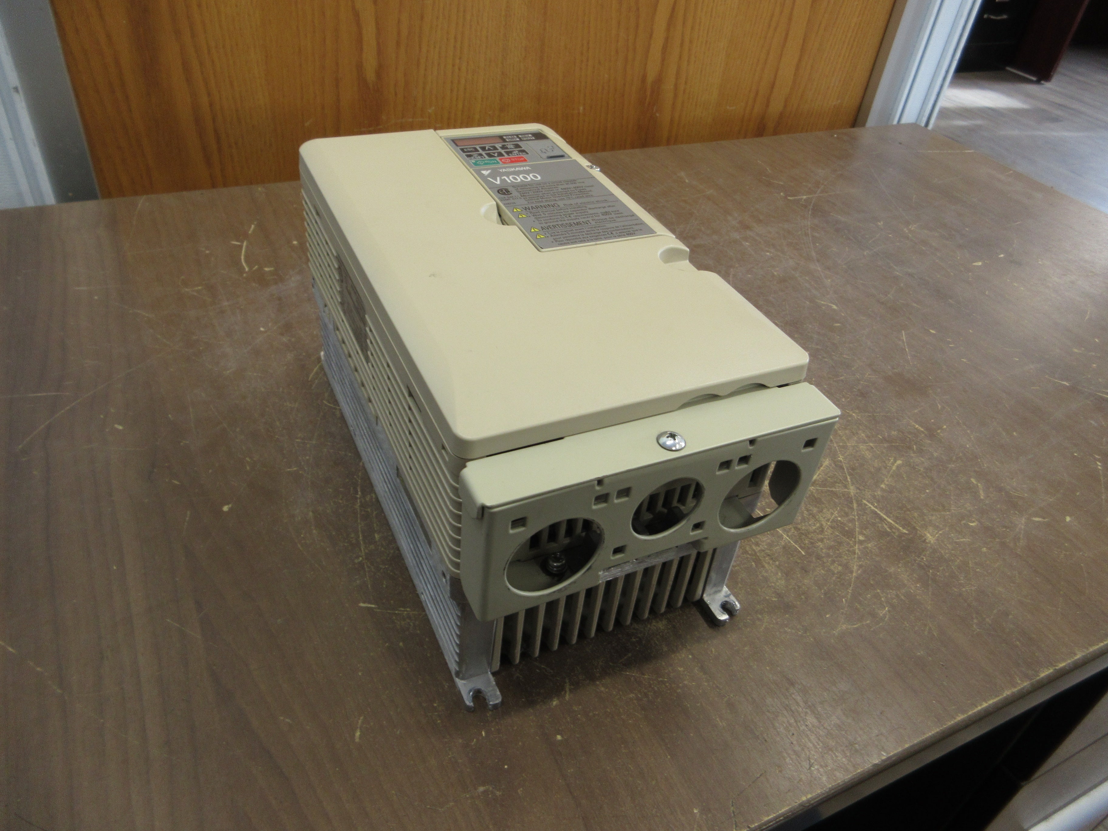 Yaskawa V1000 AC Drive CIMR-VU4A0018FAA 10HP Rev. D 3Ph Used