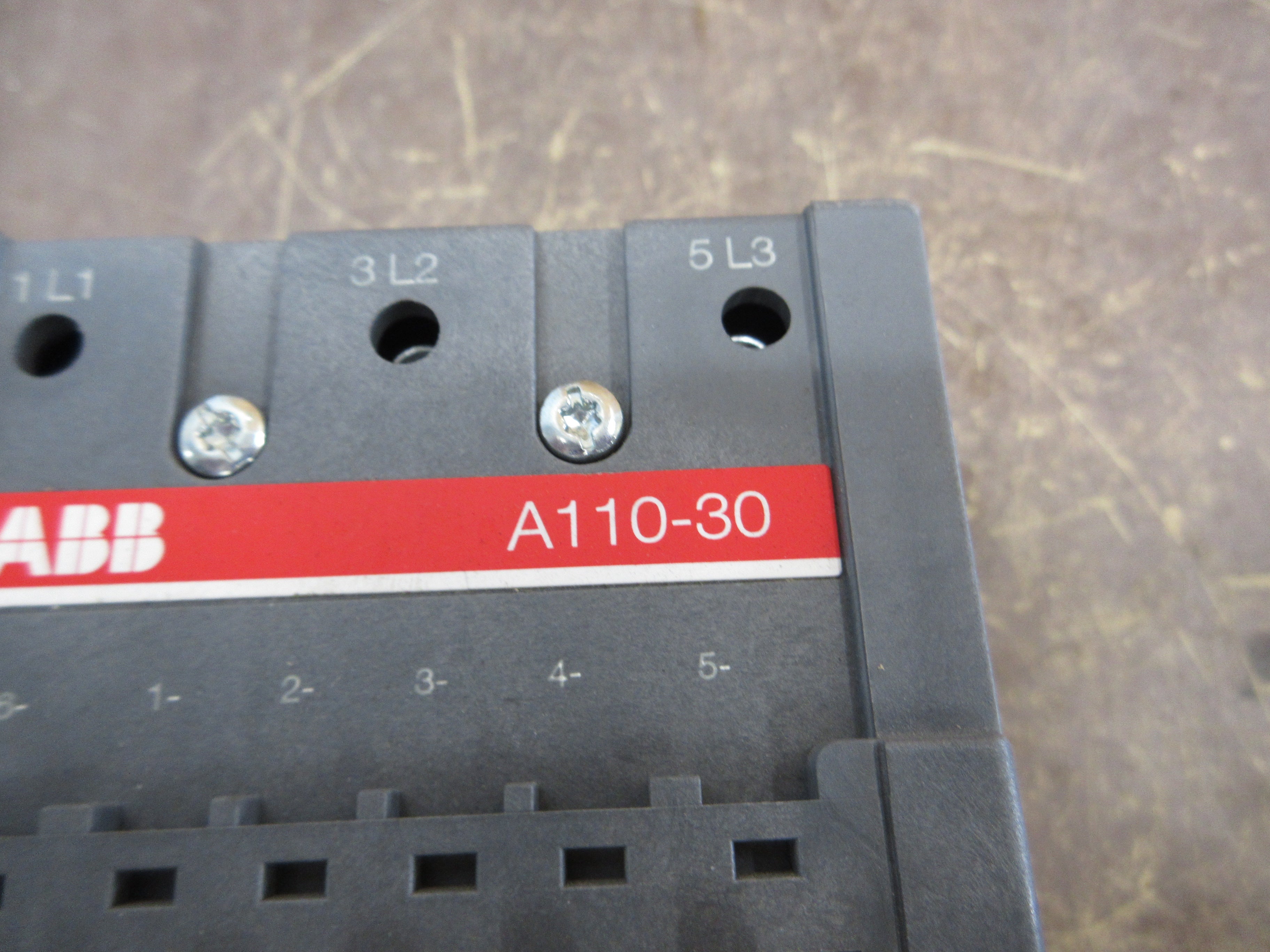 ABB Contactor A110-30 110-120V Coil 140A (1) Aux Contact Used