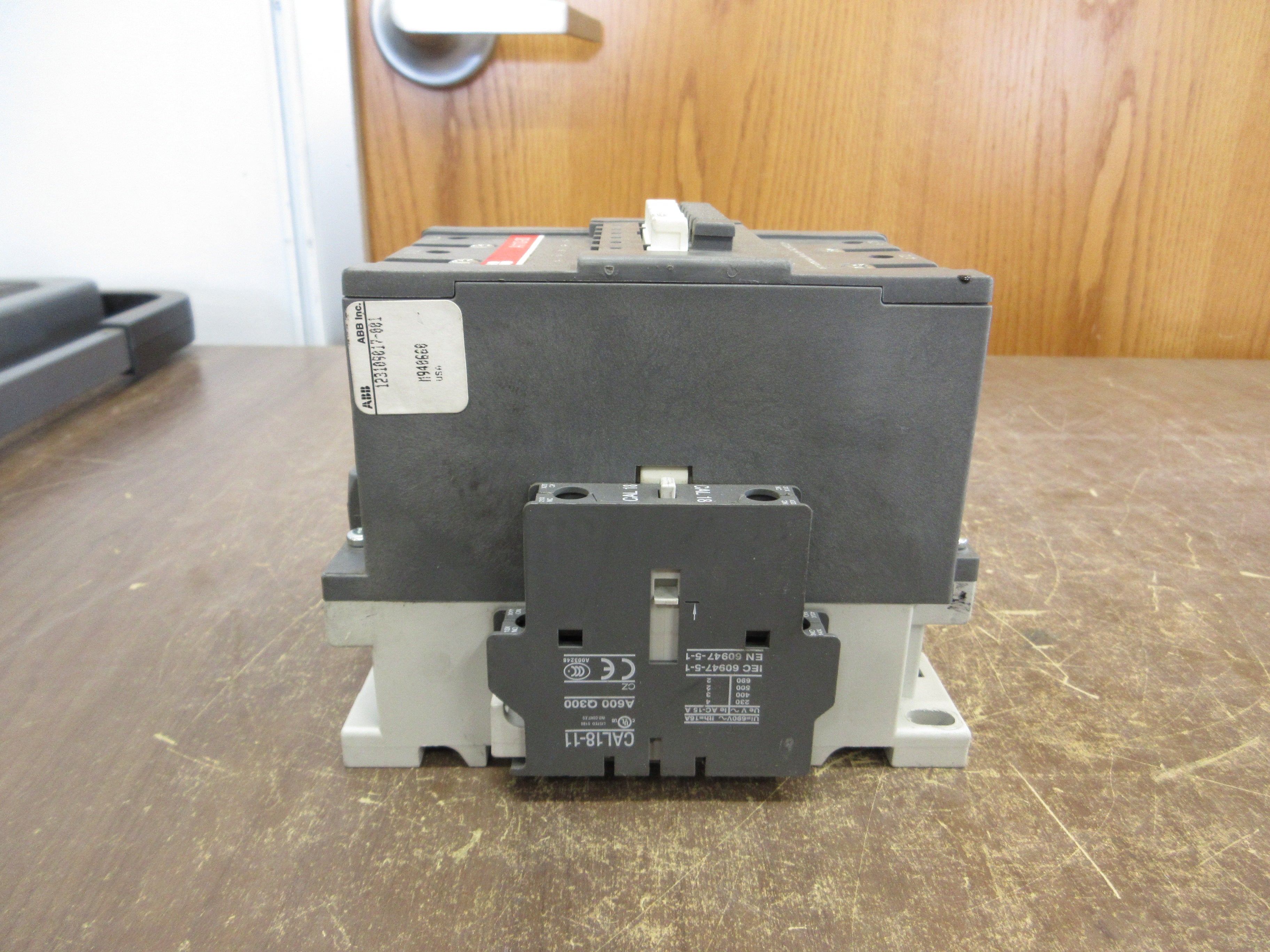 ABB Contactor A110-30 110-120V Coil 140A (1) Aux Contact Used