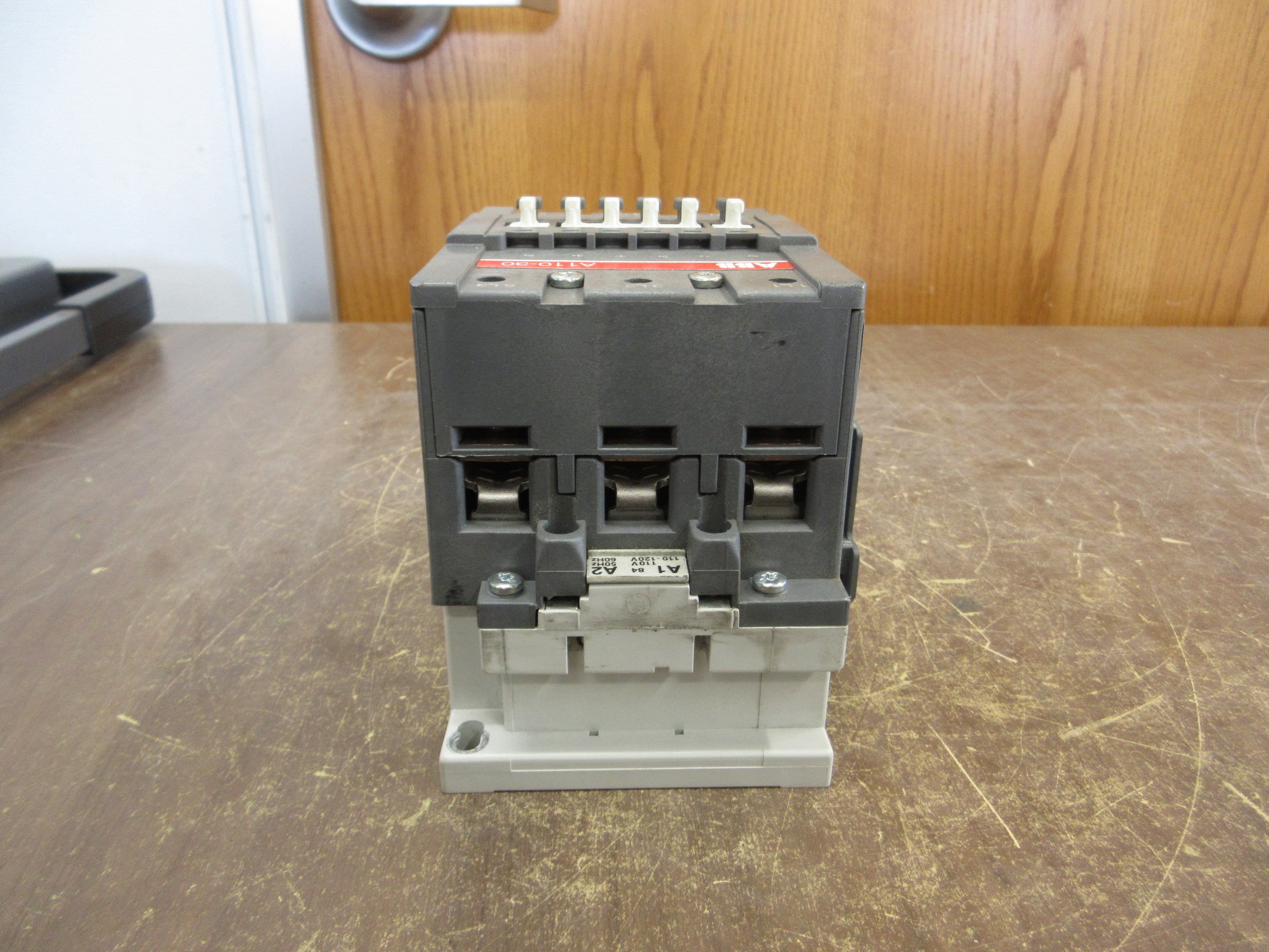 ABB Contactor A110-30 110-120V Coil 140A (1) Aux Contact Used