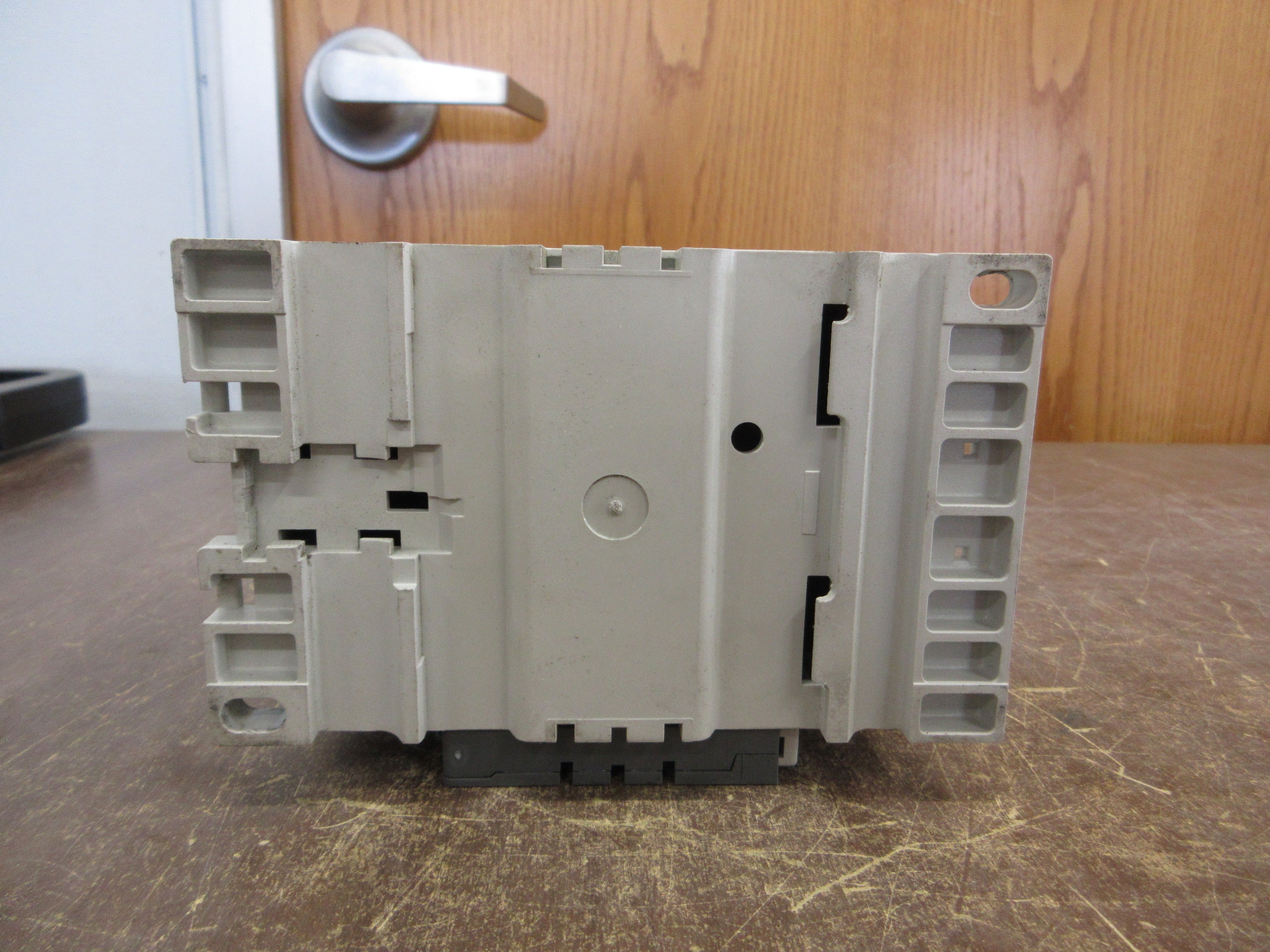 ABB Contactor A110-30 110-120V Coil 140A (1) Aux Contact Used