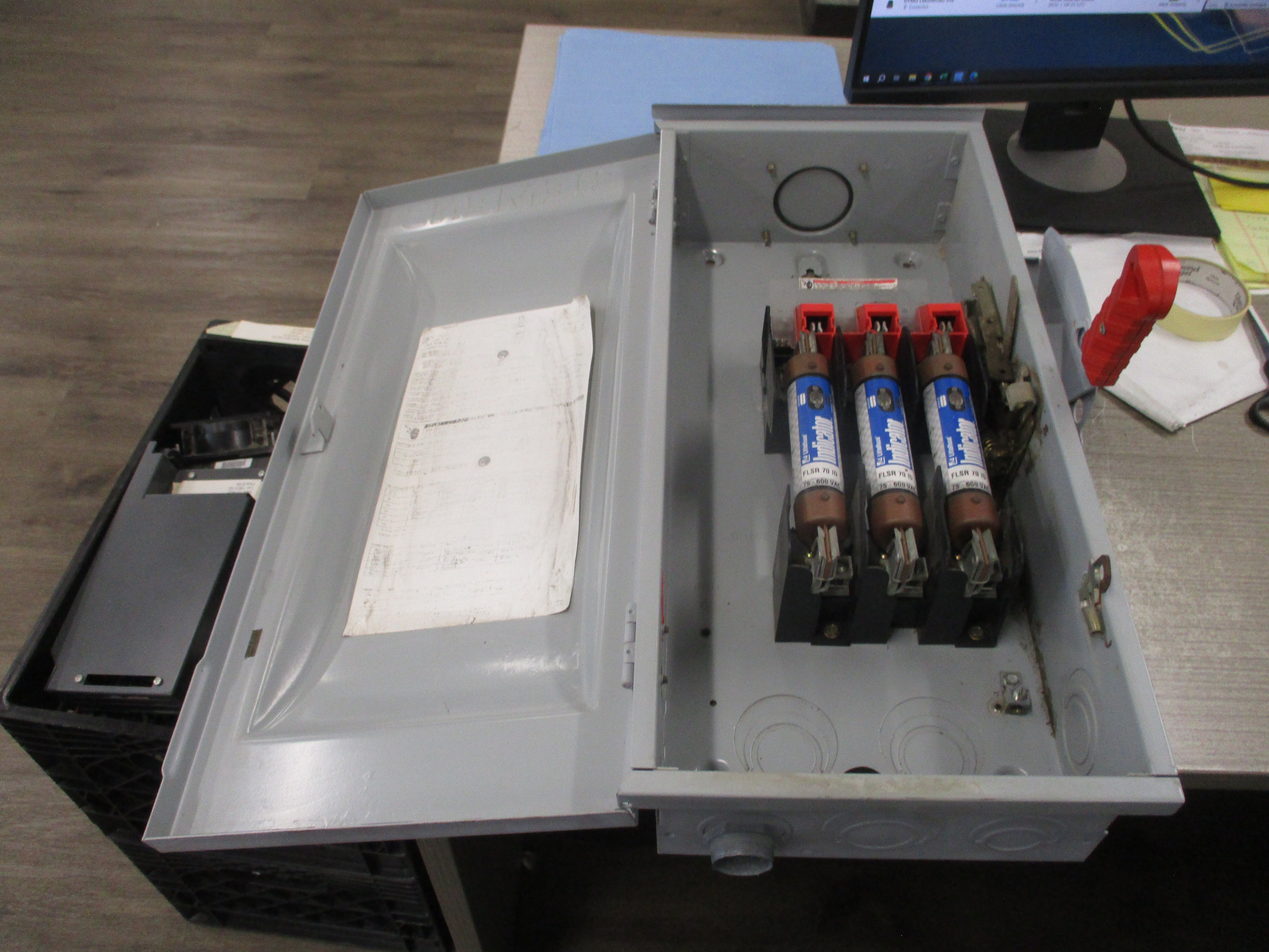 Siemens 3R Fusible Safety Switch/Discinnect HF363R 100A 600V 3P Used