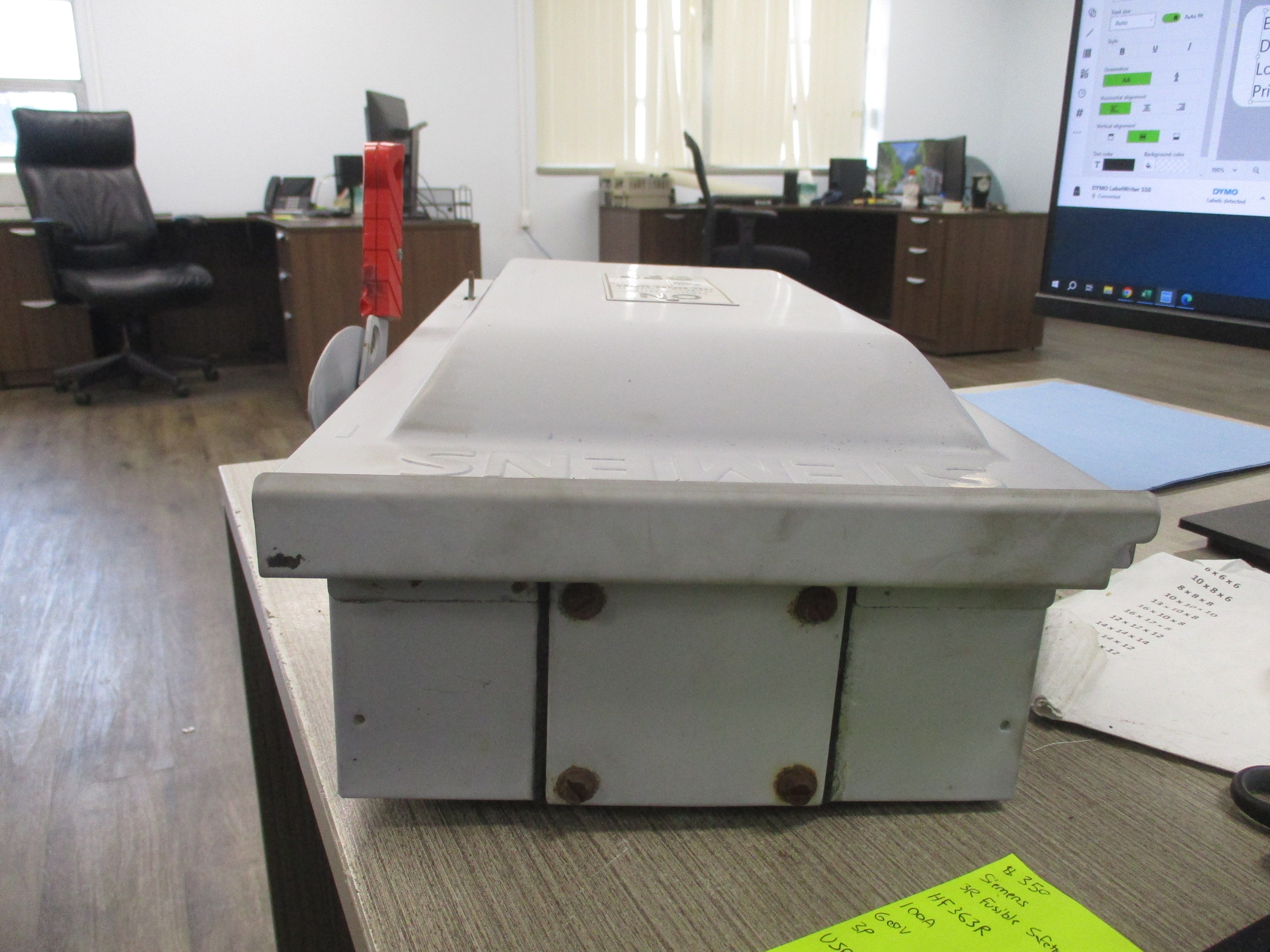 Siemens 3R Fusible Safety Switch/Discinnect HF363R 100A 600V 3P Used