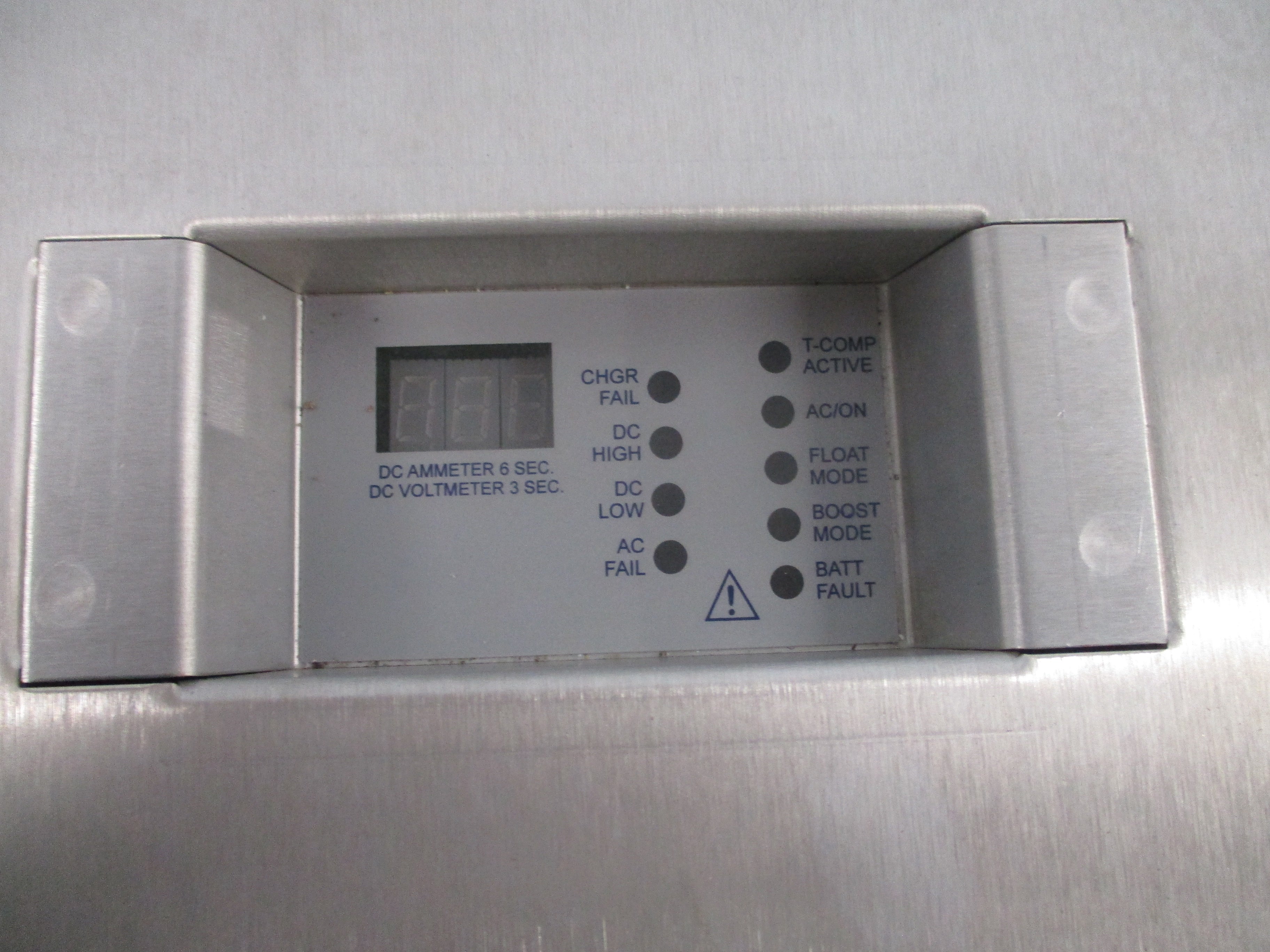 Sens EnerGenius Battery Charger NRG24-20-RCLS Input: 120/208-240VAC 60Hz 1Ph