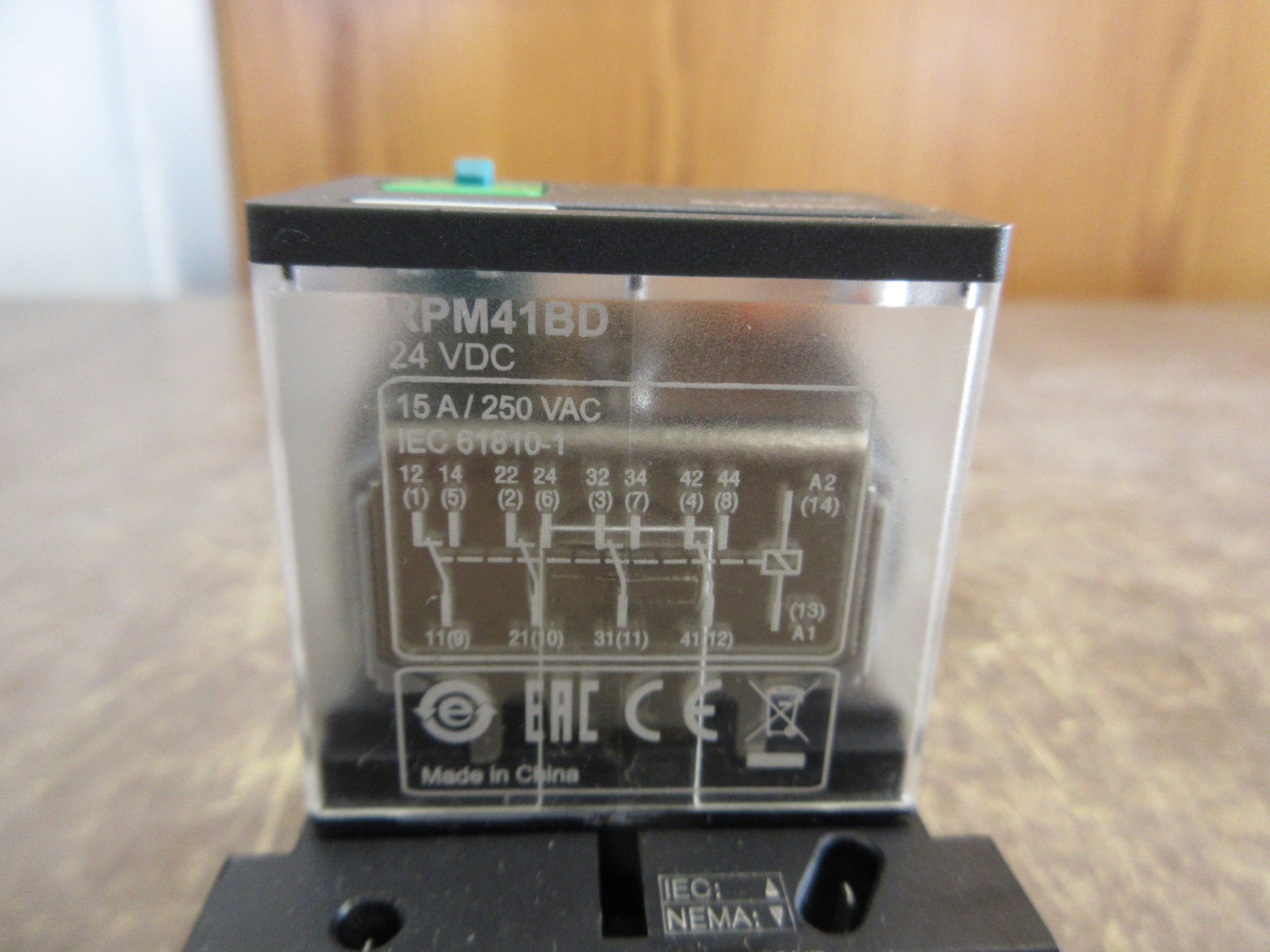 Schneider Electric Relay RPM41BD 24VDC Coil w/ Base Used