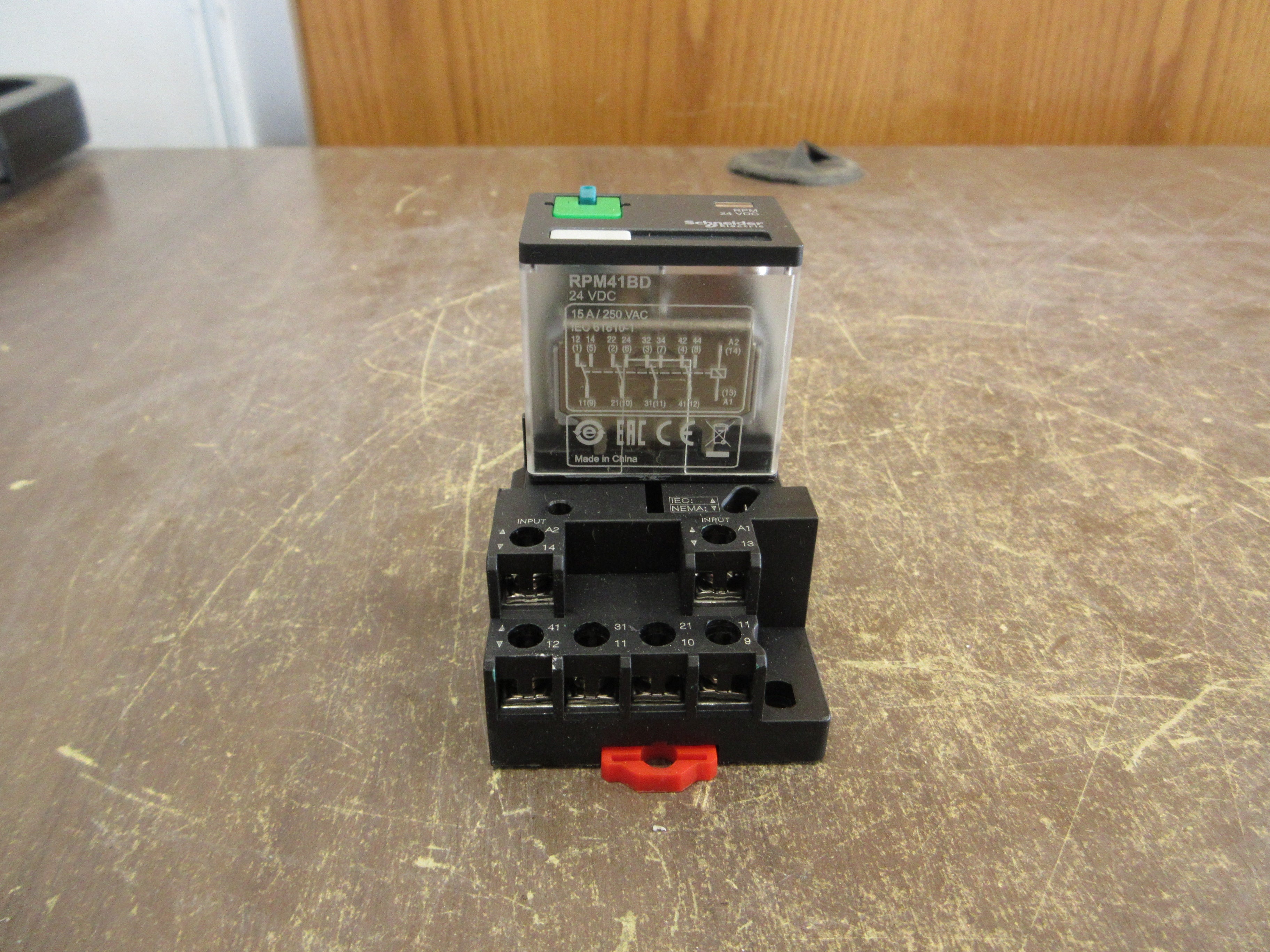 Schneider Electric Relay RPM41BD 24VDC Coil w/ Base Used