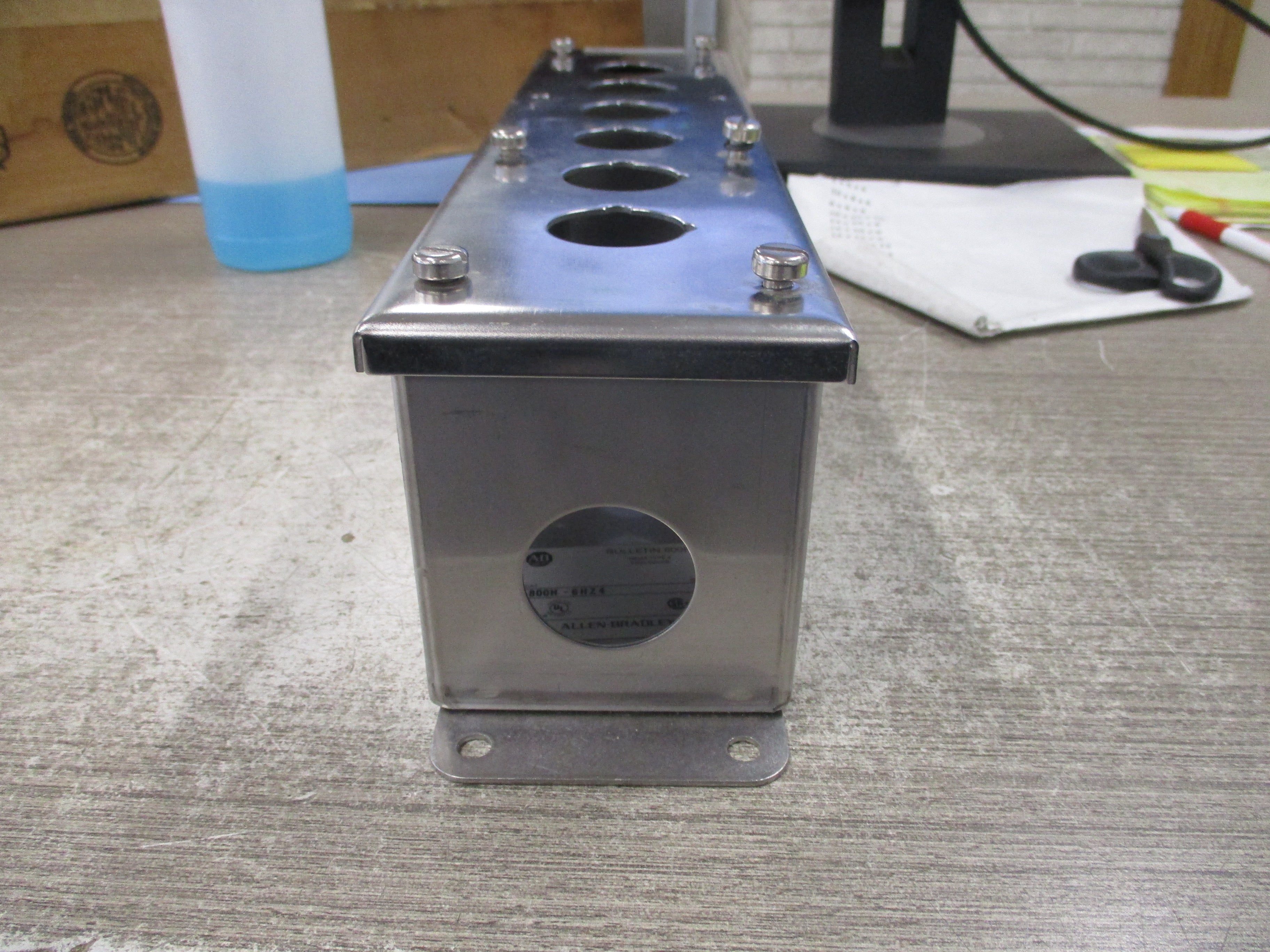 Allen Bradley Stainless Steel Push Button Enclosure 800H-6HZ4 Ser. N 6-Position