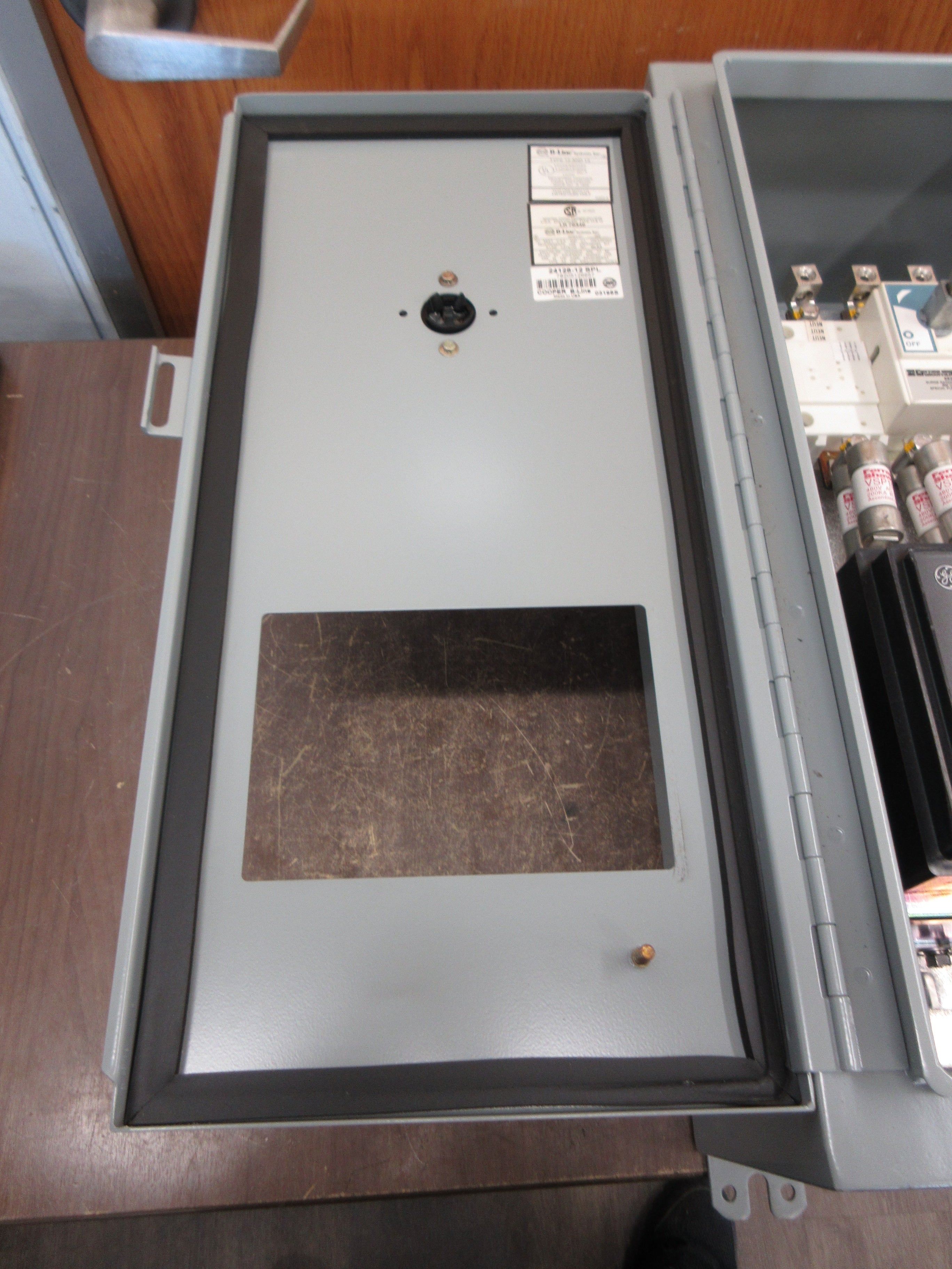 GE Surge Suppressor THE277Y200WMN1 277/480V 3Ph 50/60Hz Type 12/13 Enclosure