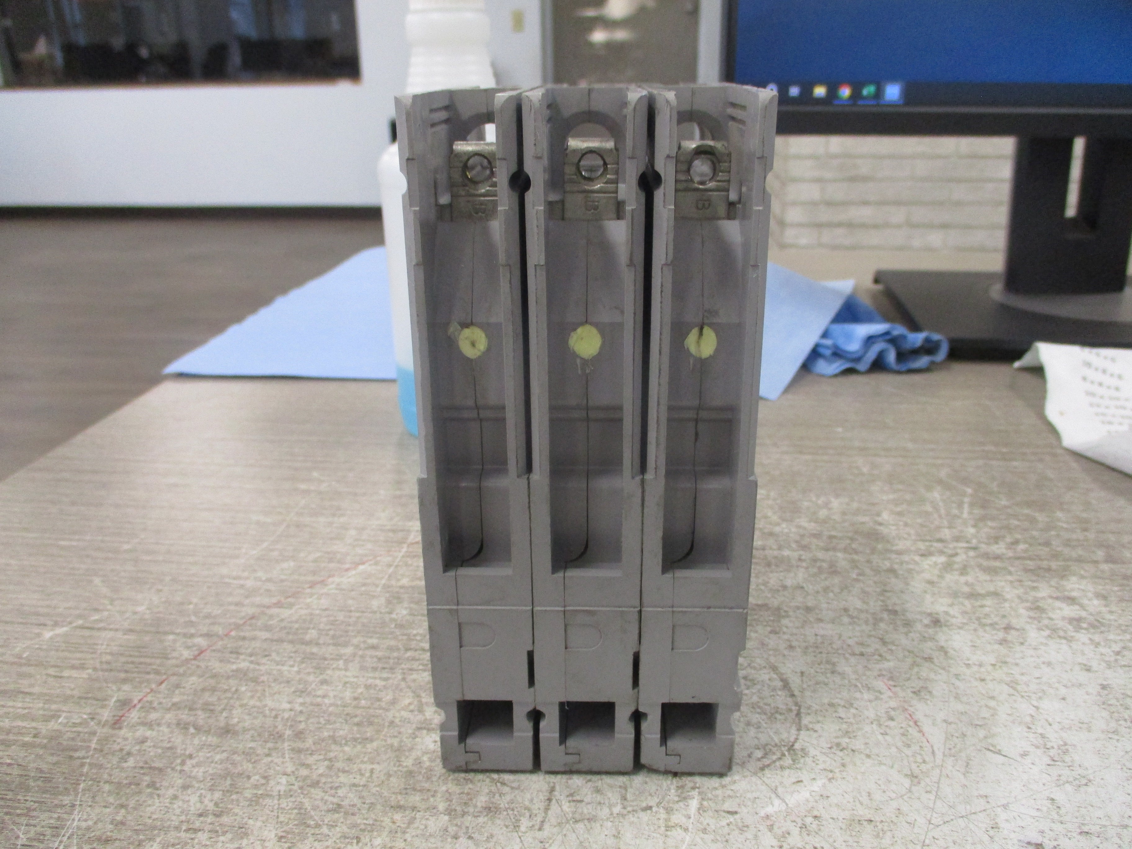 ITE Circuit Breaker HE43B020 20A 480V 3P Used