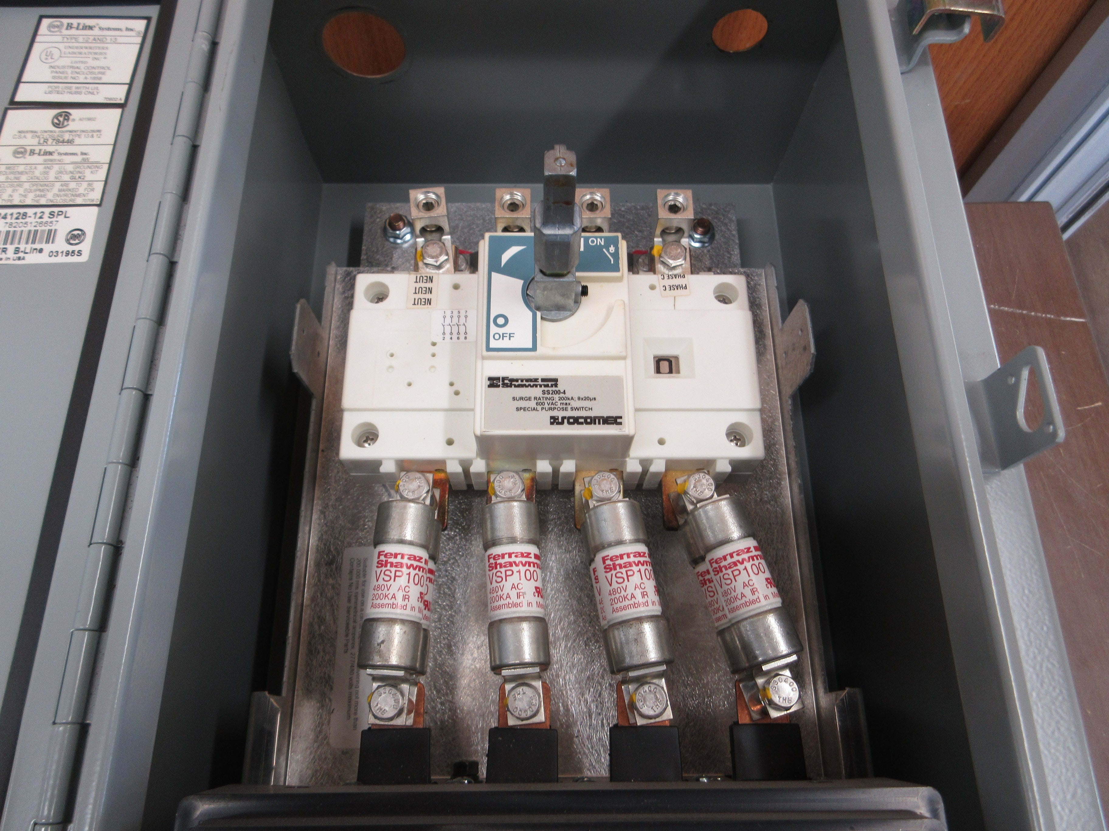 GE Surge Suppressor THE277Y200WMN1 277/480V 3Ph 50/60Hz Type 12/13 Enclosure