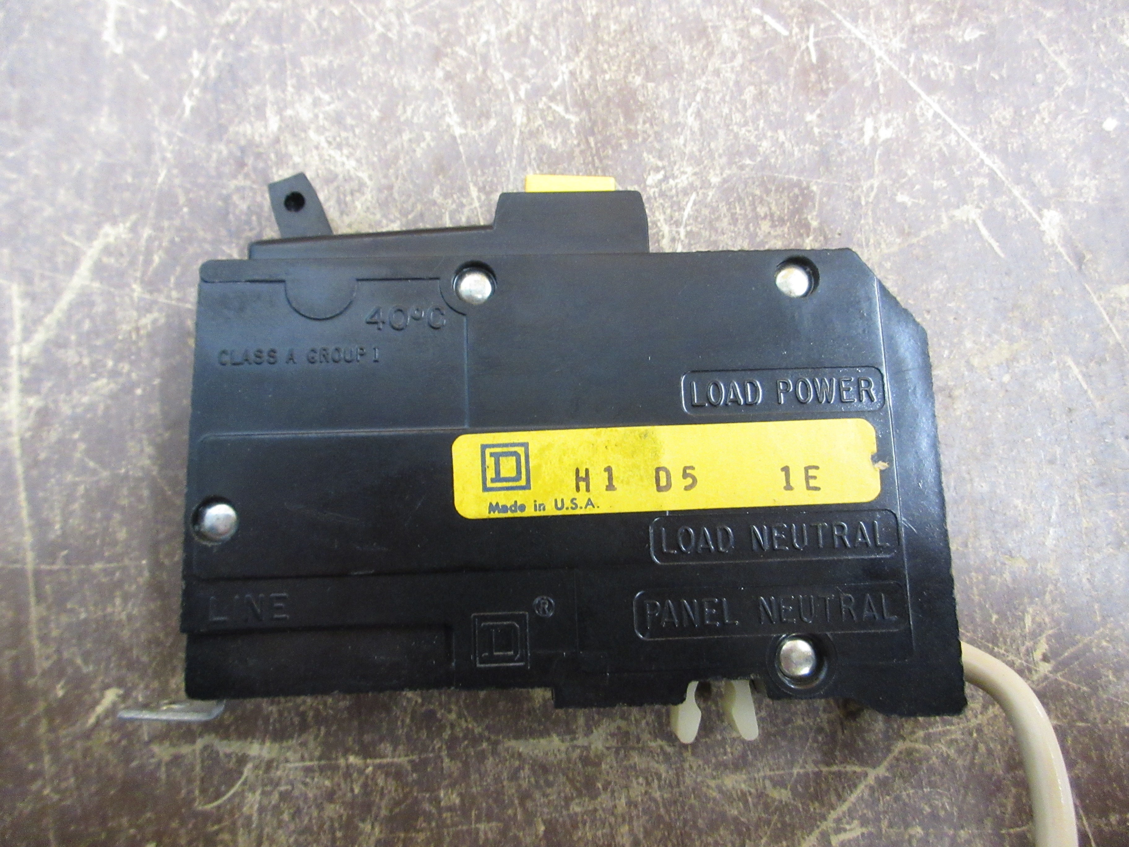 Square D Bolt-On Circuit Breaker QOB120GFI 20A 120V 1P w/ GFI *Missing Screw*