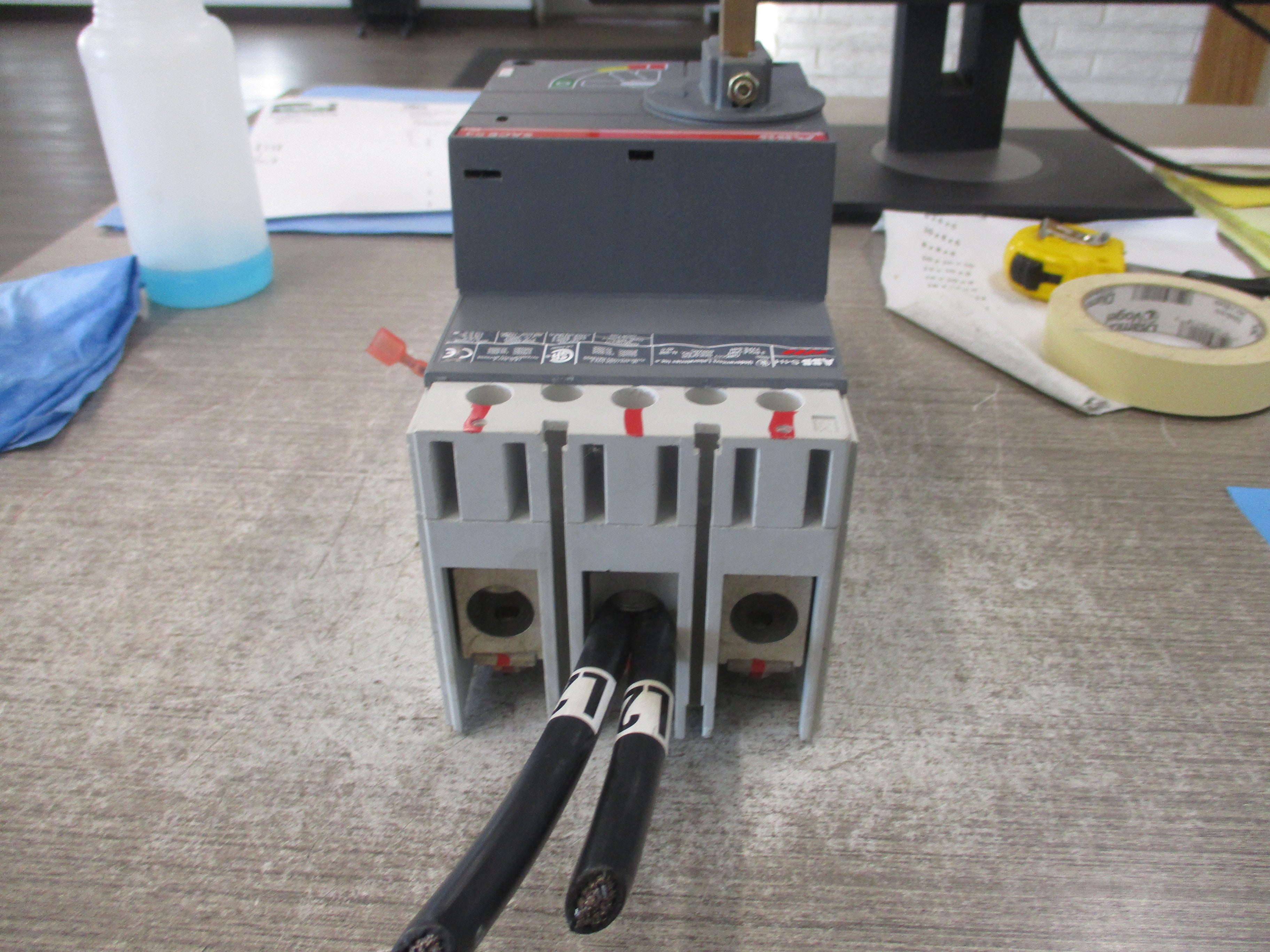 ABB SACE S4H Breaker Disconnect S4H-PR211 250A Trip 3P 600V w/ Aux Switch