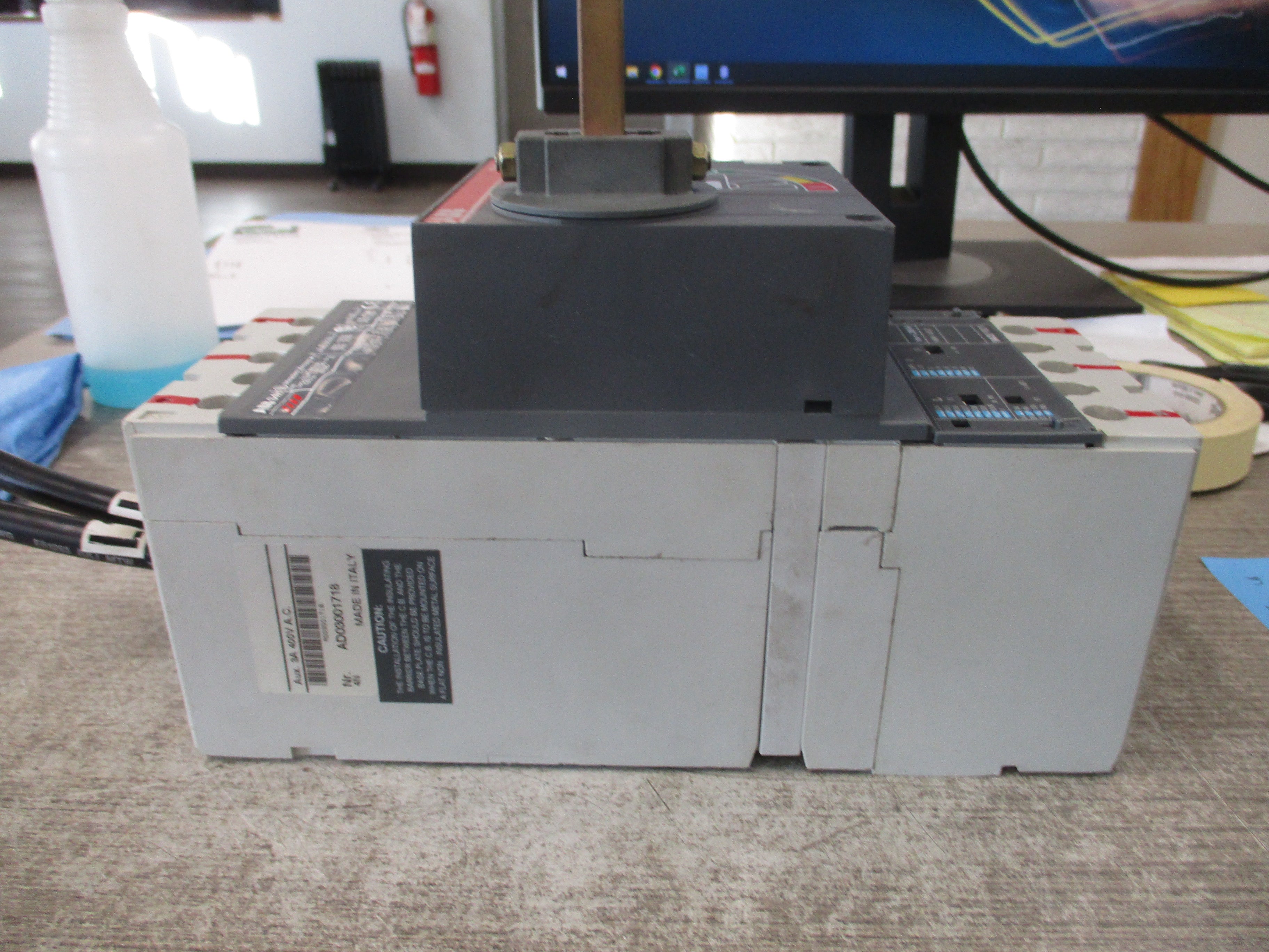 ABB SACE S4H Breaker Disconnect S4H-PR211 250A Trip 3P 600V w/ Aux Switch