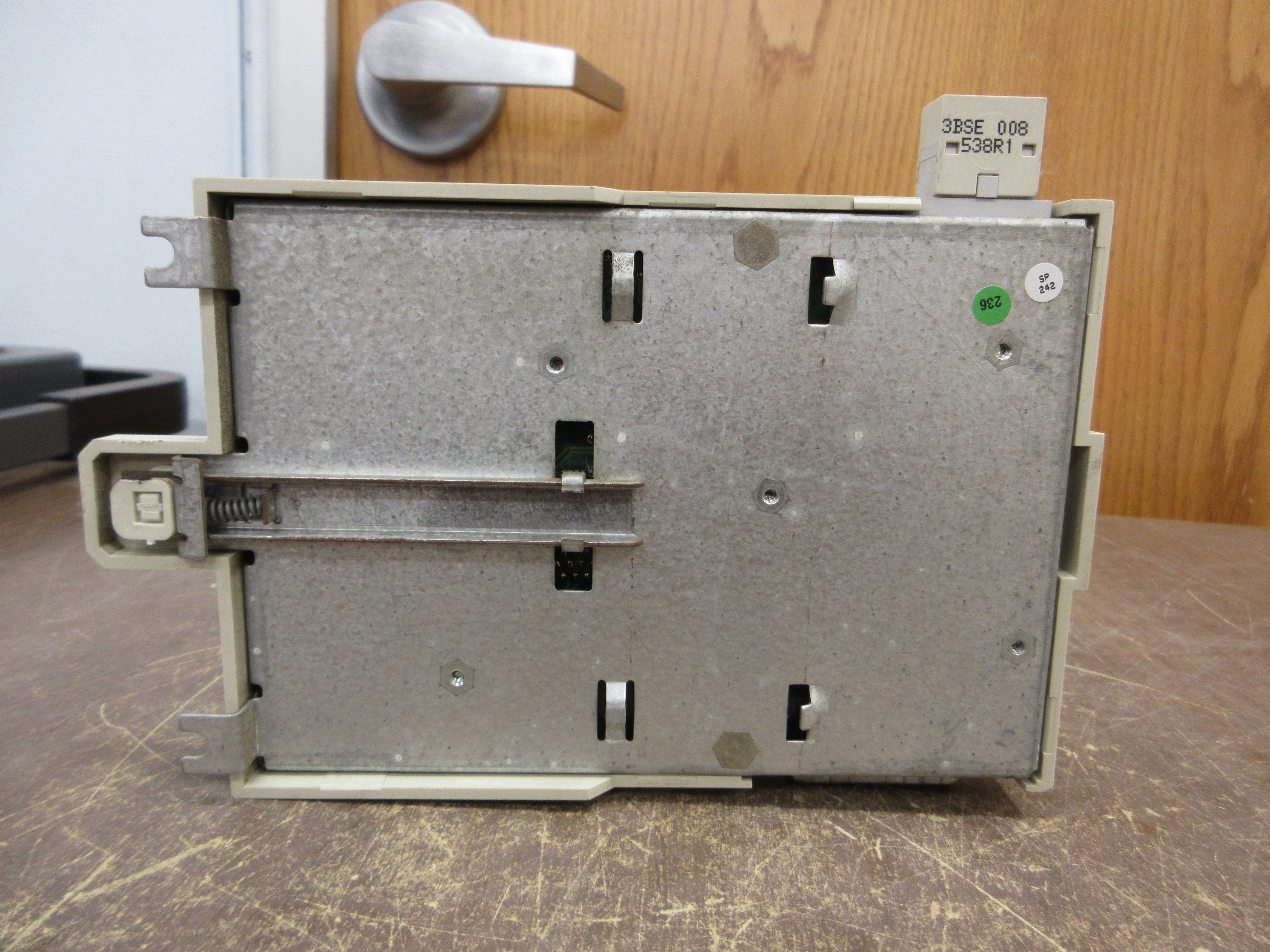 ABB PM861AK01 Baseplate 3BSE018157R1 PR:D Used