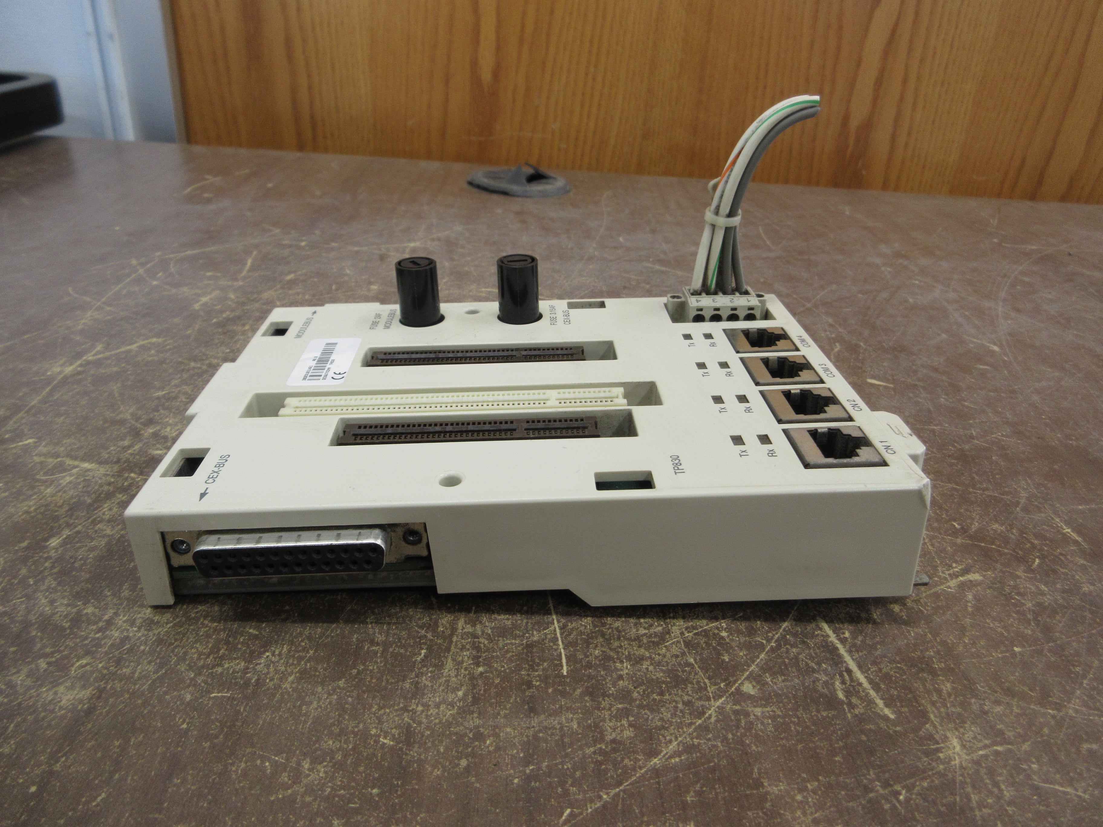 ABB PM861AK01 Baseplate 3BSE018157R1 PR:D *Cracked & Dented Corner* Used