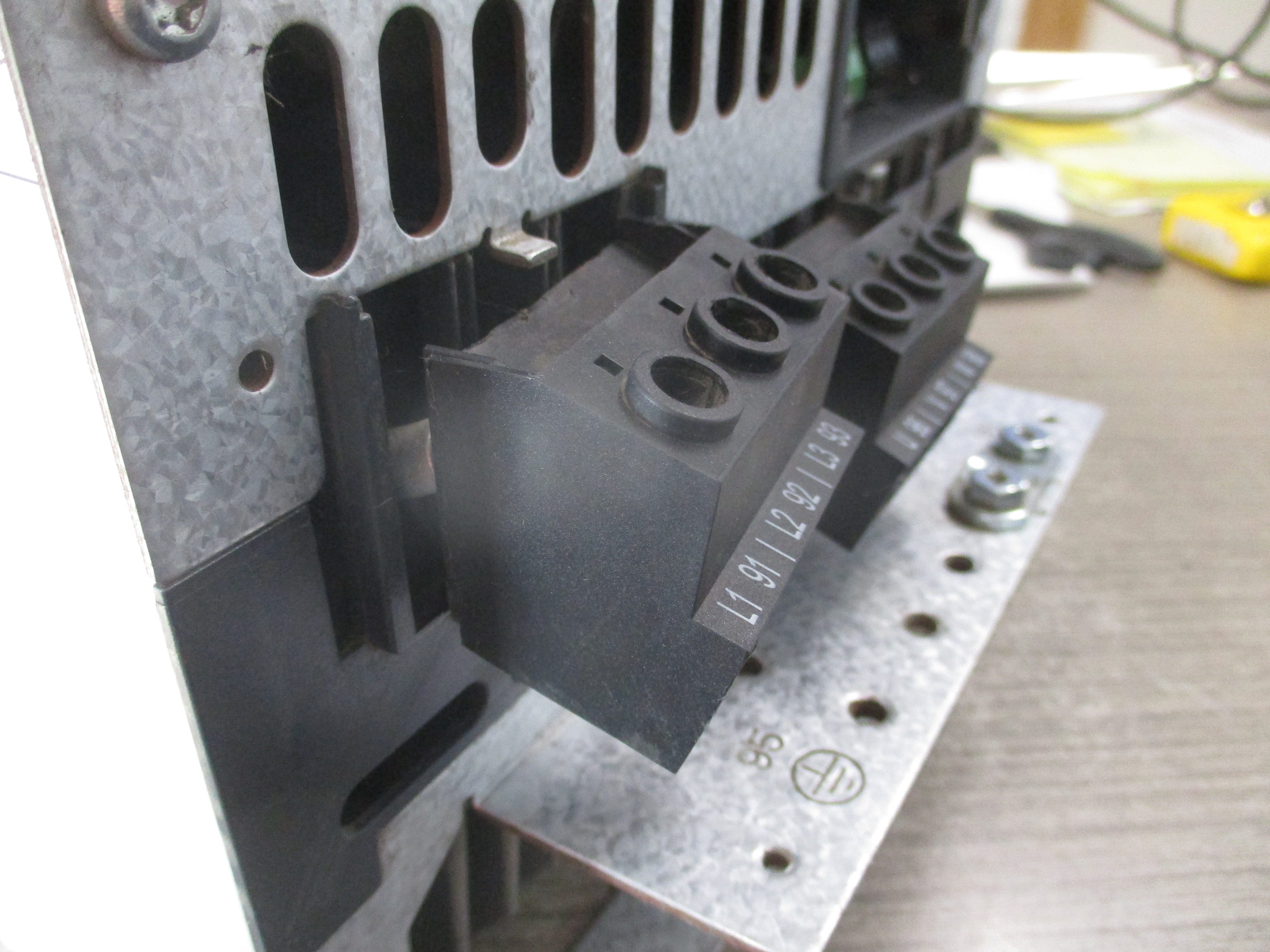 Danfoss Scroll Compressor AC Drive 131H9132 20HP 3Ph Input: 3X200-240V 50/60Hz