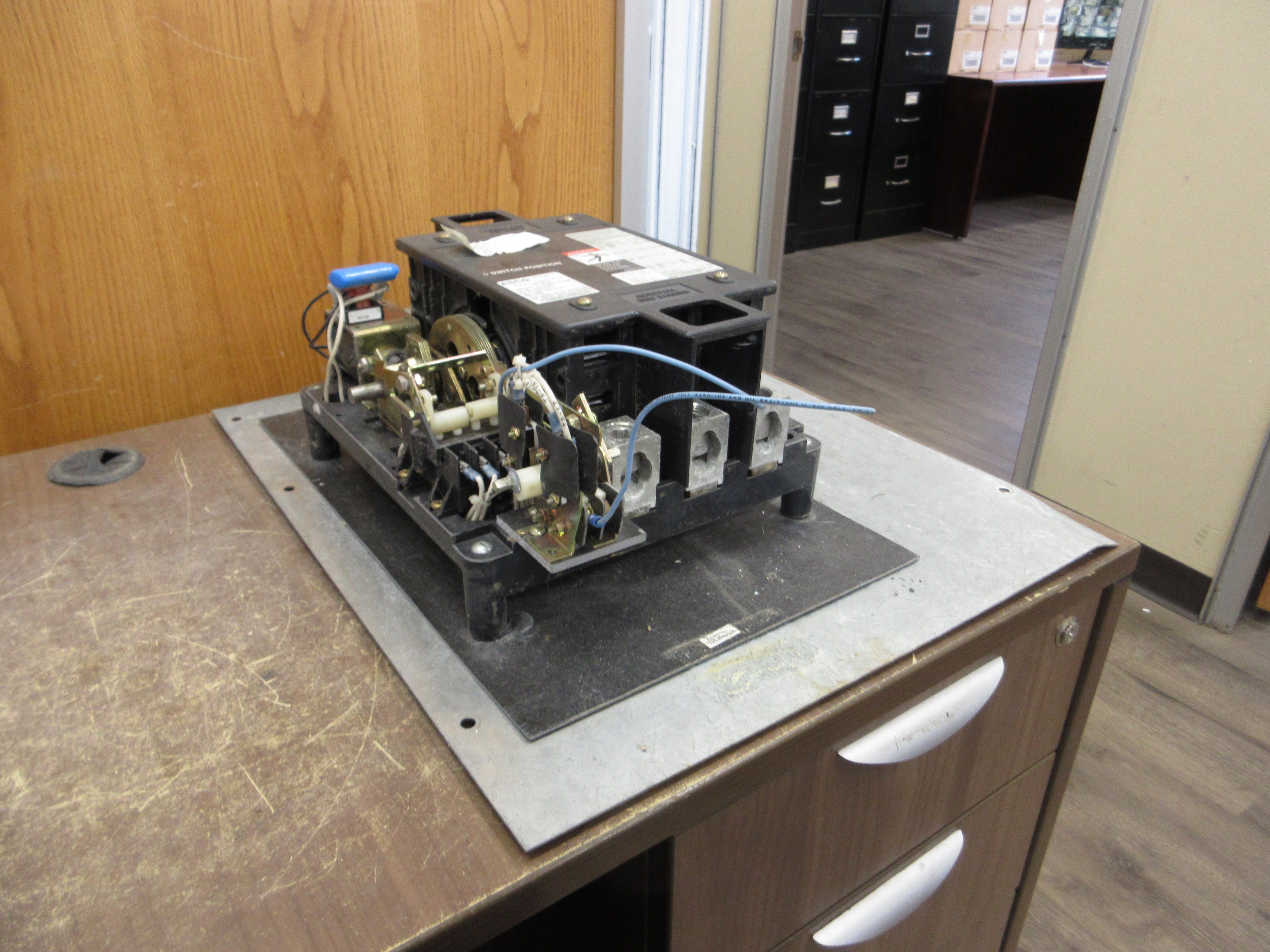 Asco Series 940 Automatic Transfer Switch E940326097X 260A 480V 60Hz Used