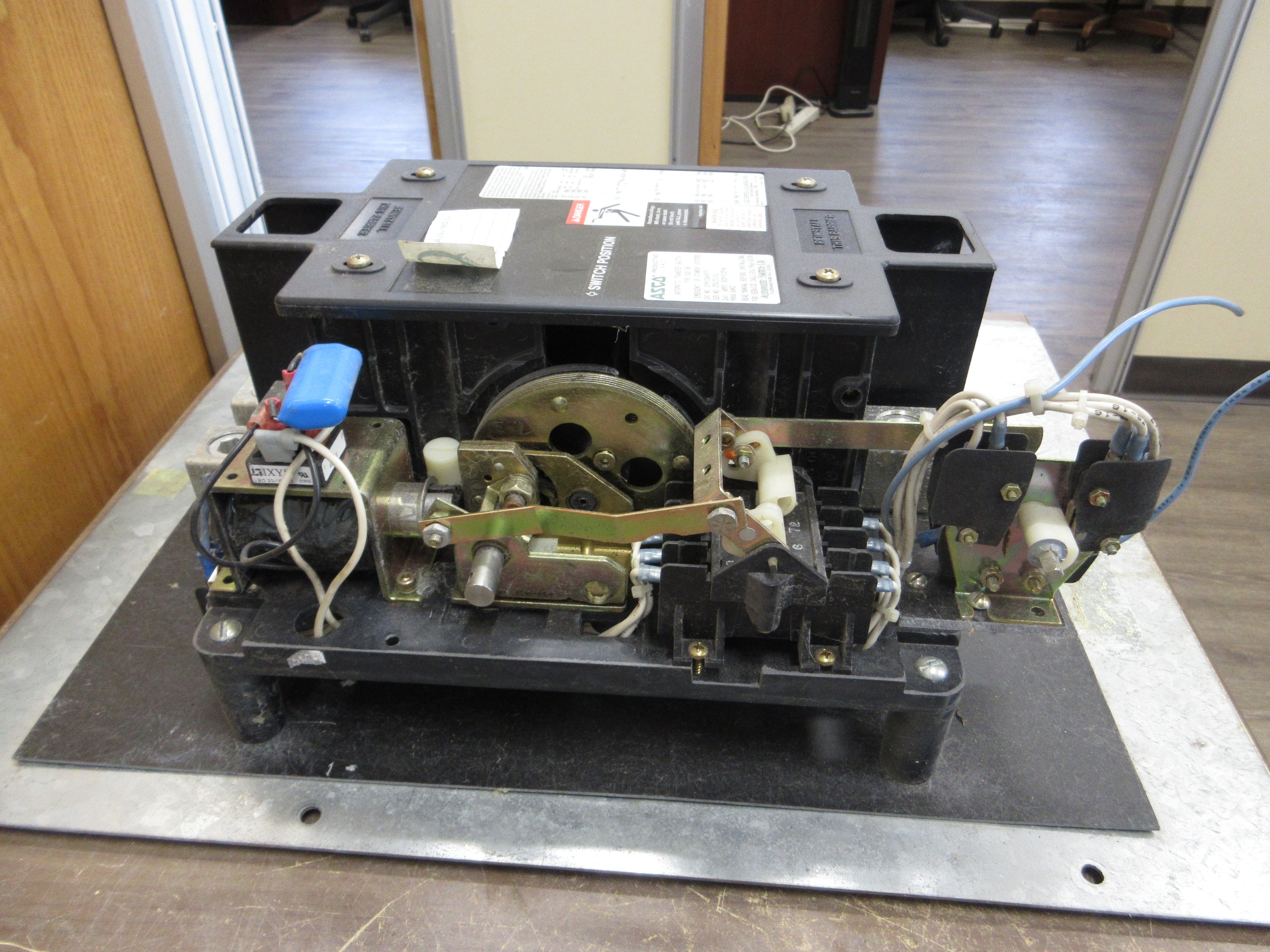 Asco Series 940 Automatic Transfer Switch E940326097X 260A 480V 60Hz Used