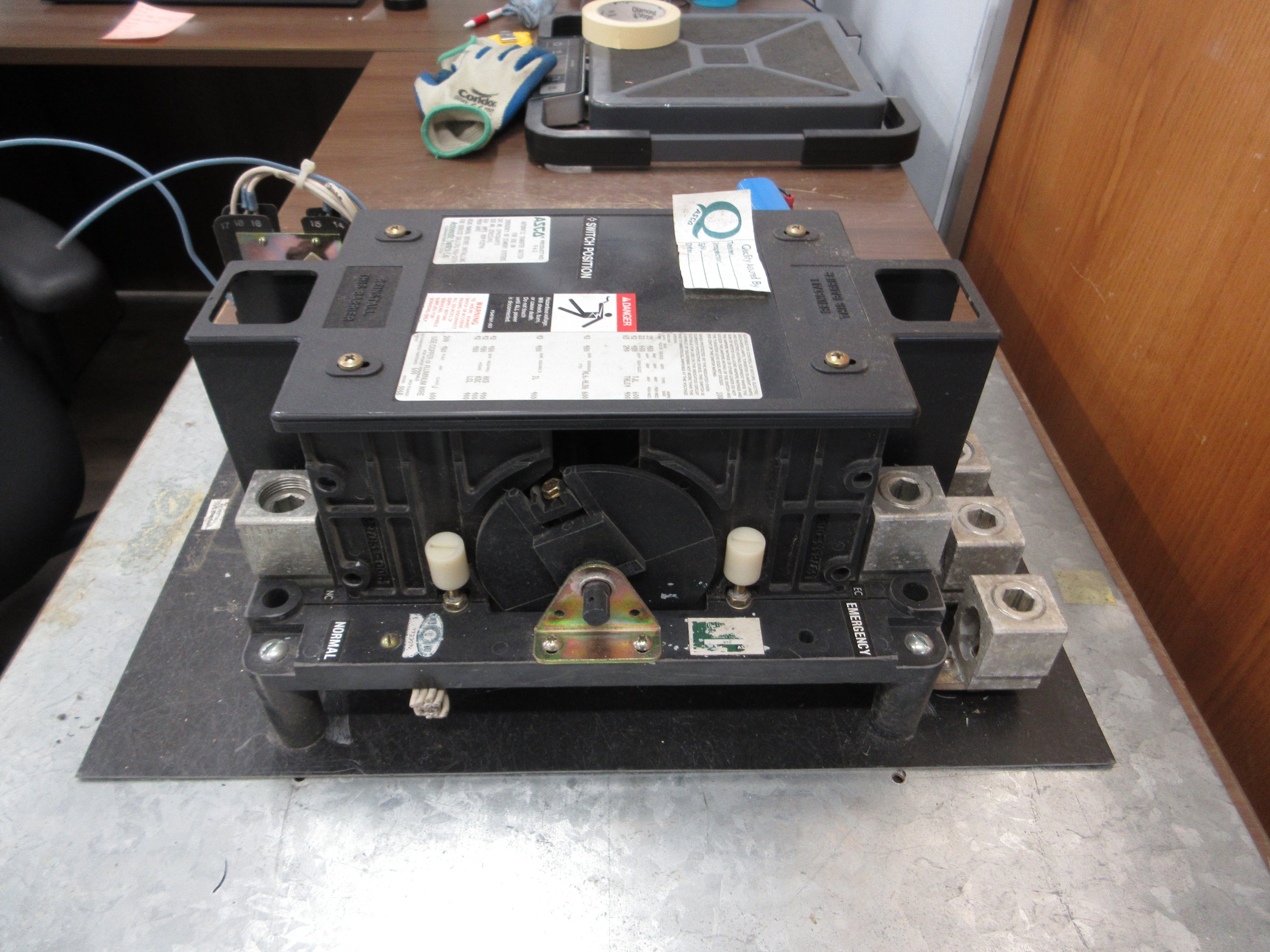 Asco Series 940 Automatic Transfer Switch E940326097X 260A 480V 60Hz Used
