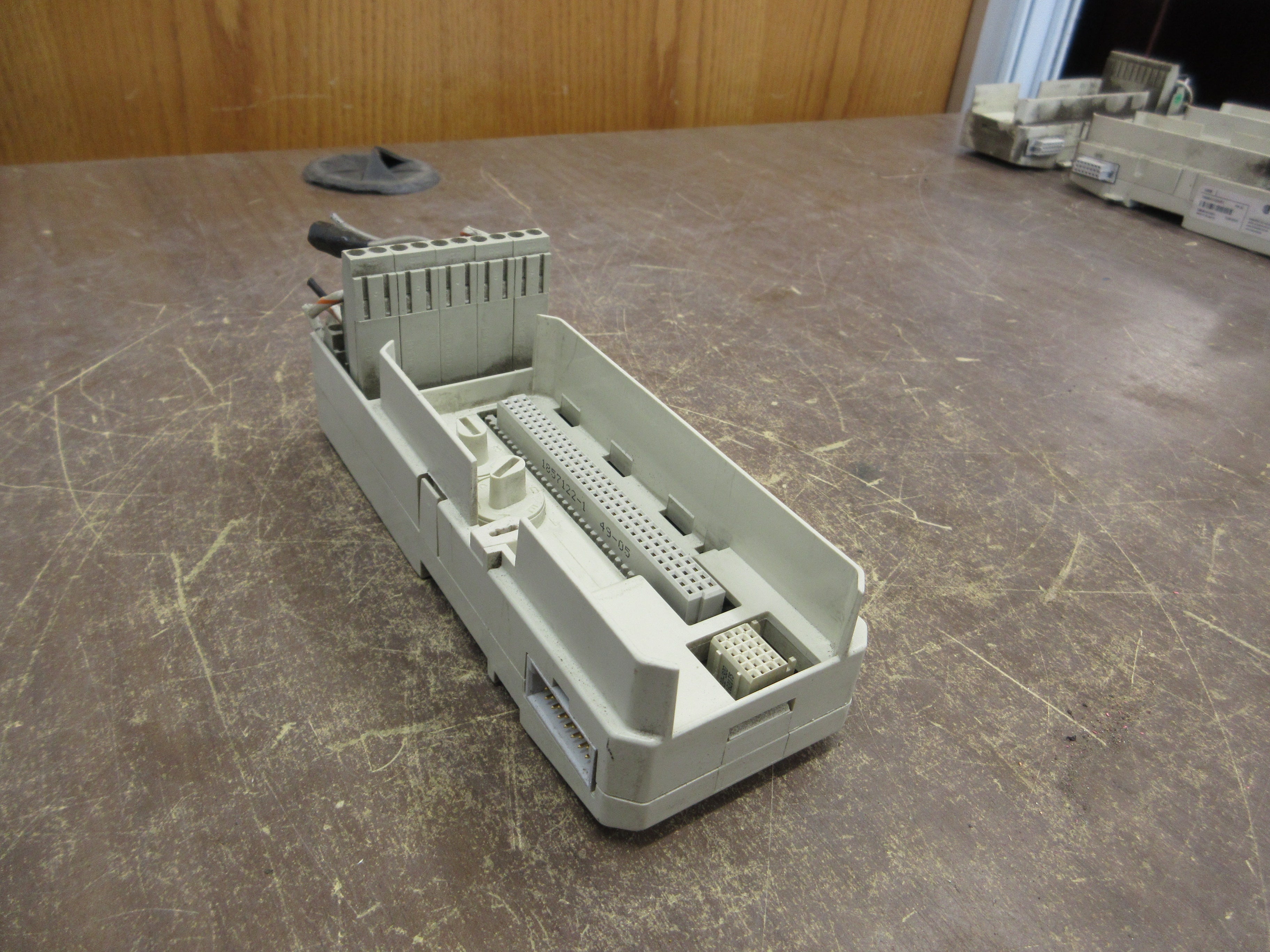 ABB TU810V1 Termination Unit Base 3BSE013230R1 PR: G Used