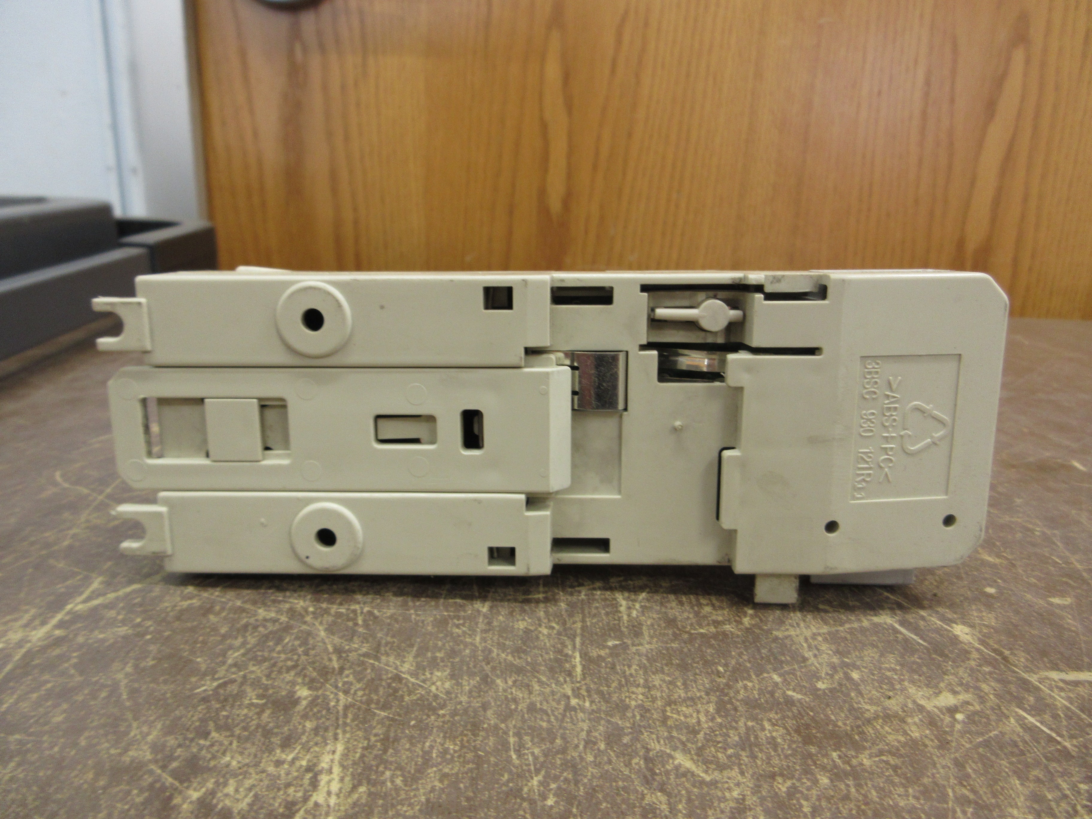 ABB TU810V1 Termination Unit Base 3BSE013230R1 PR: G Used