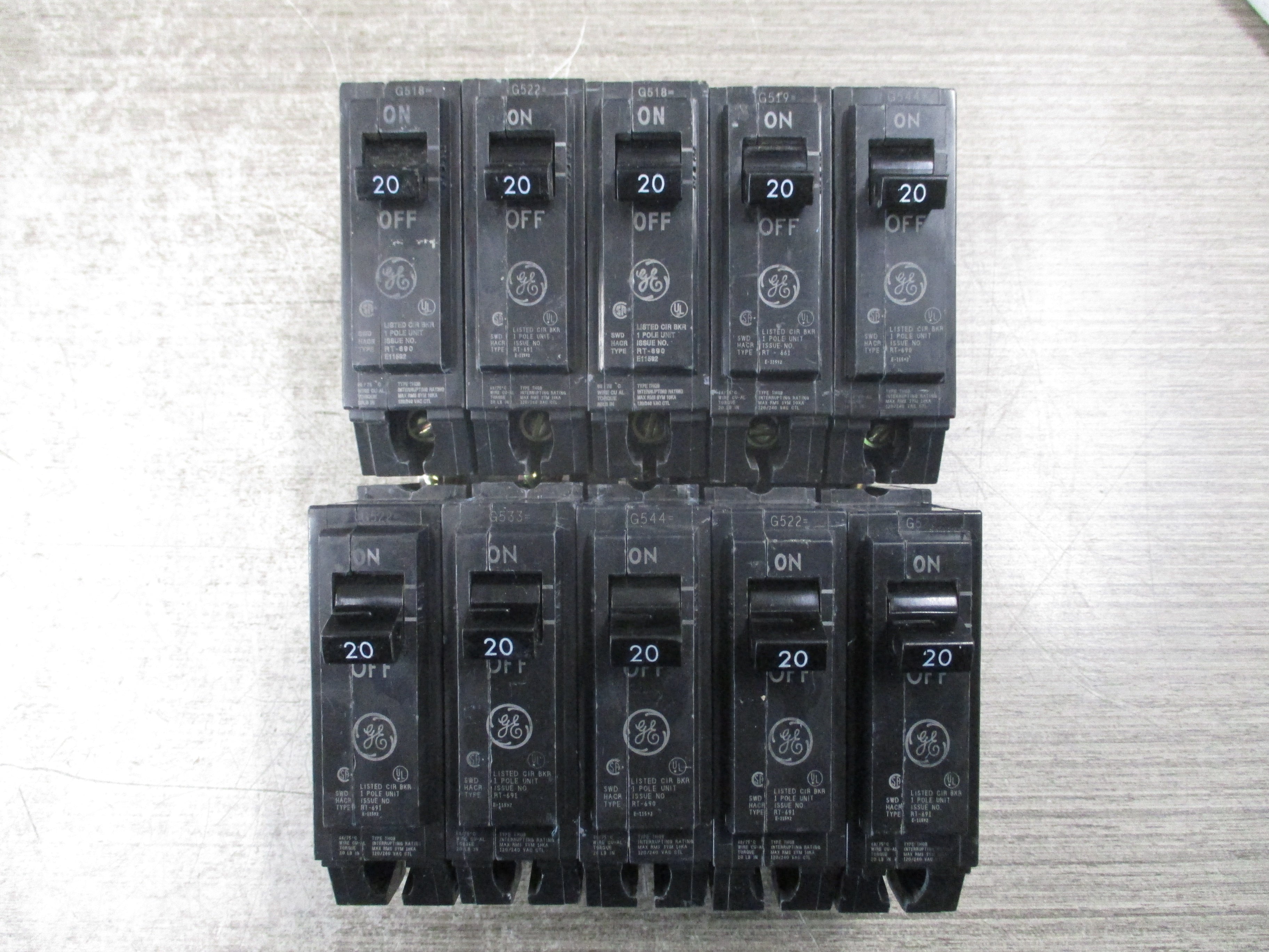 GE Bolt-on Circuit Breaker THQB1120 120/240V 20A 1P *Lot of 10* Used