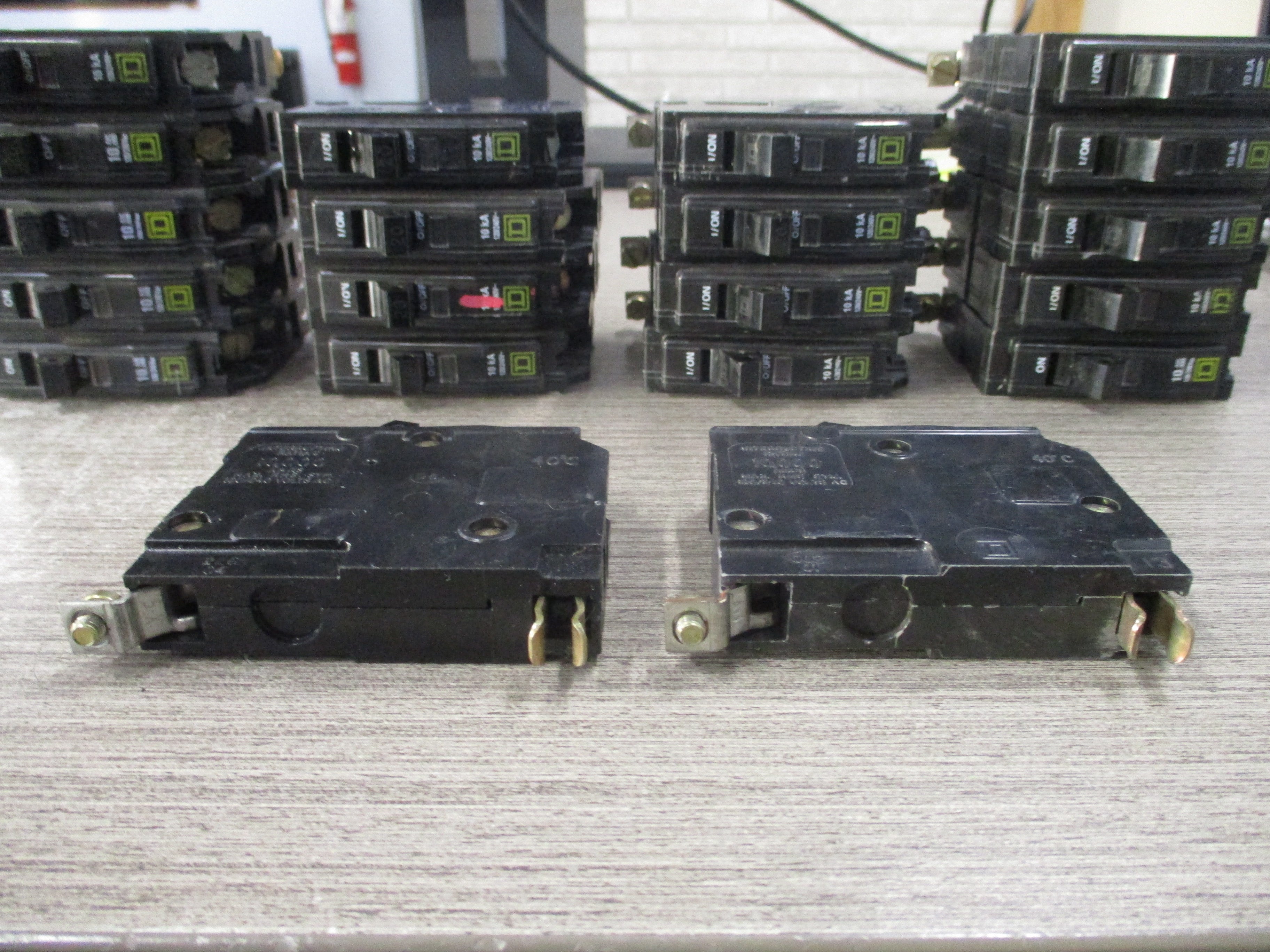 Square D Bolt-on Circuit Breaker QOB120 20A 120/240V 1P *Lot of 20* Used