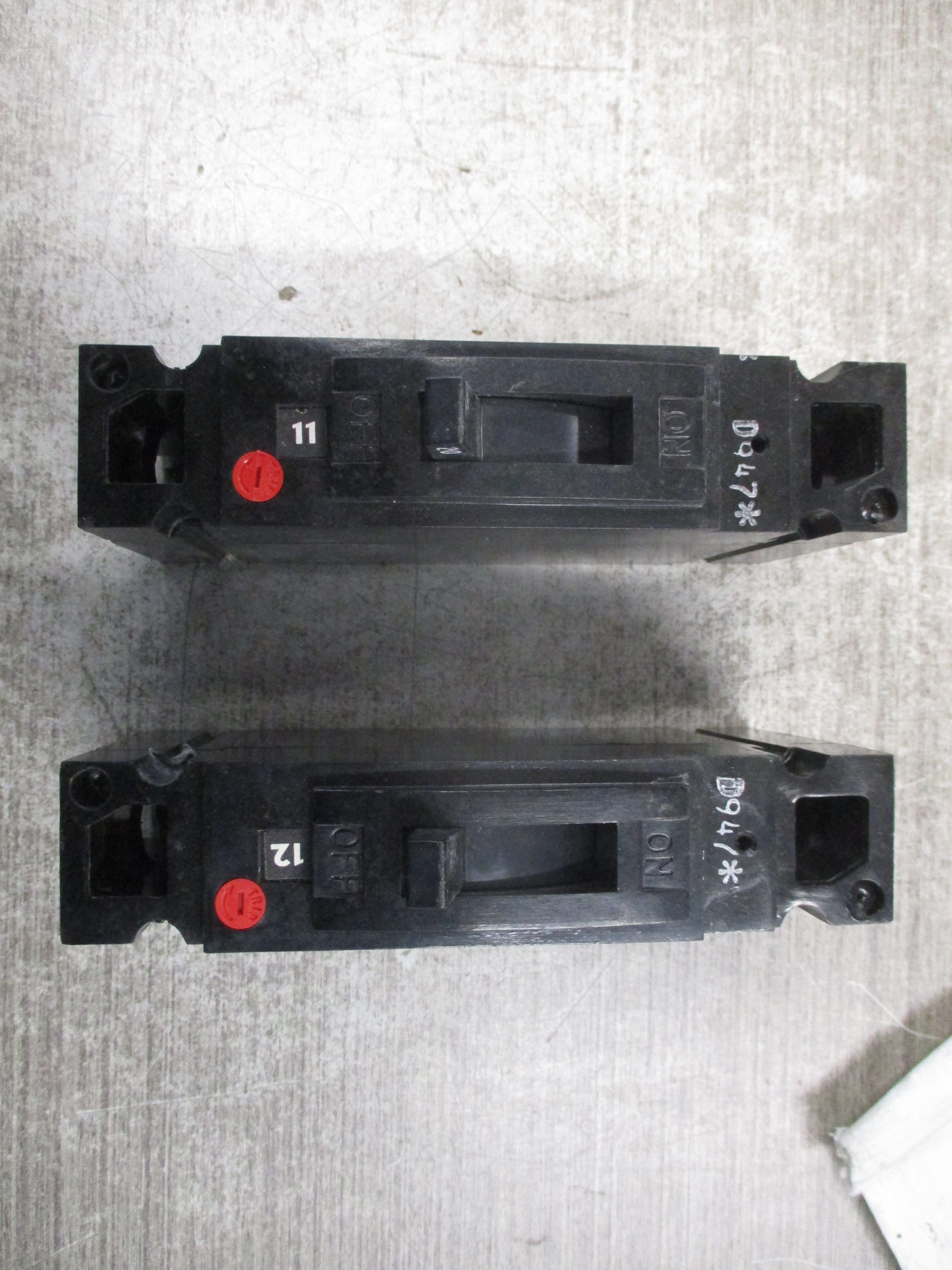 GE Circuit Breaker TED113020 20A 277V 1P *Lot of 2* Used